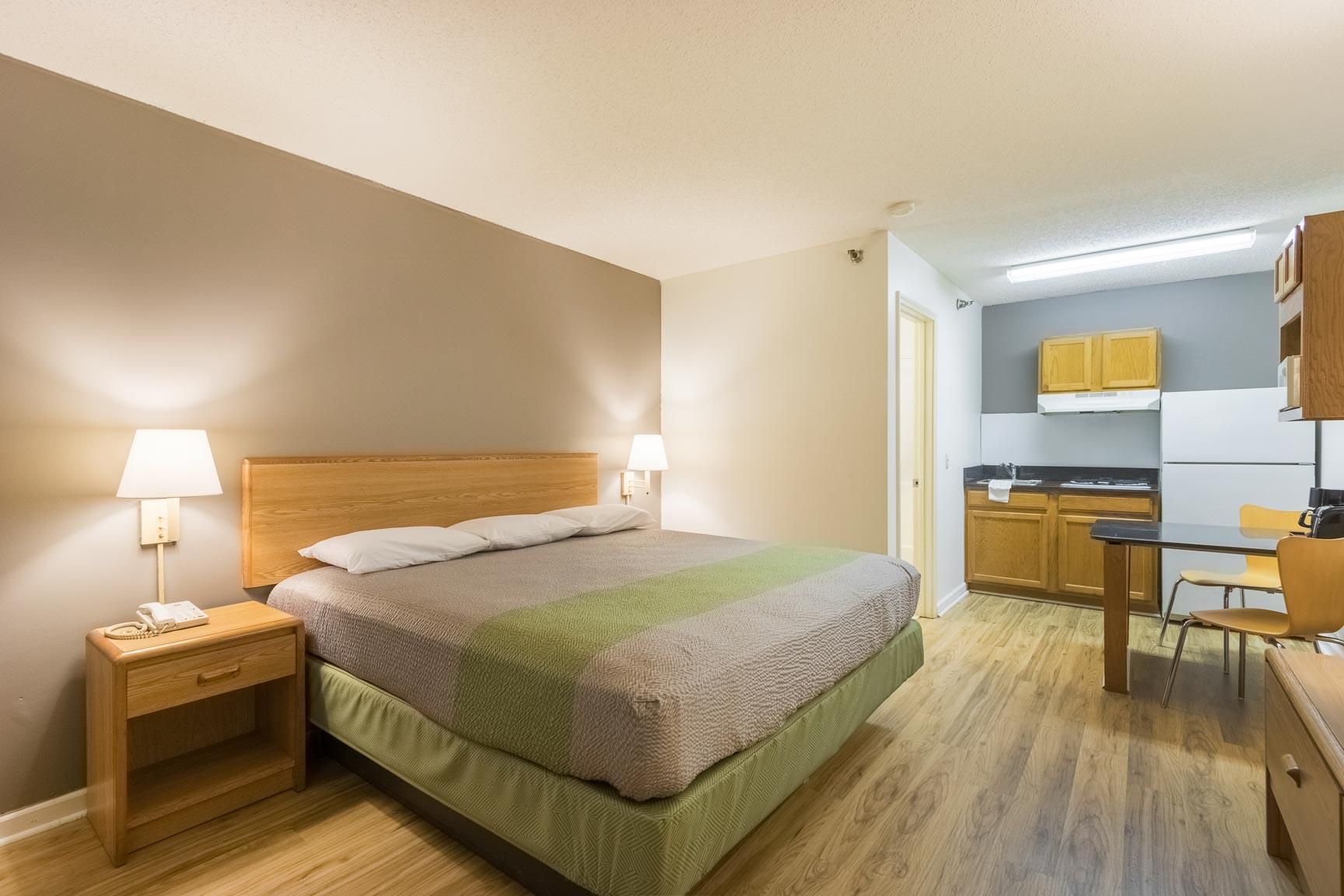 1 King Bed | Mobility Accessible Tub Smk