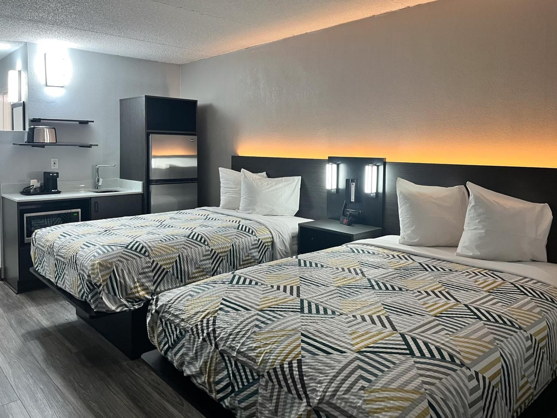 Studio 6  Rock Hill, SC – Cherry Road Quadruple Room - Disability Access - Non-Smoking