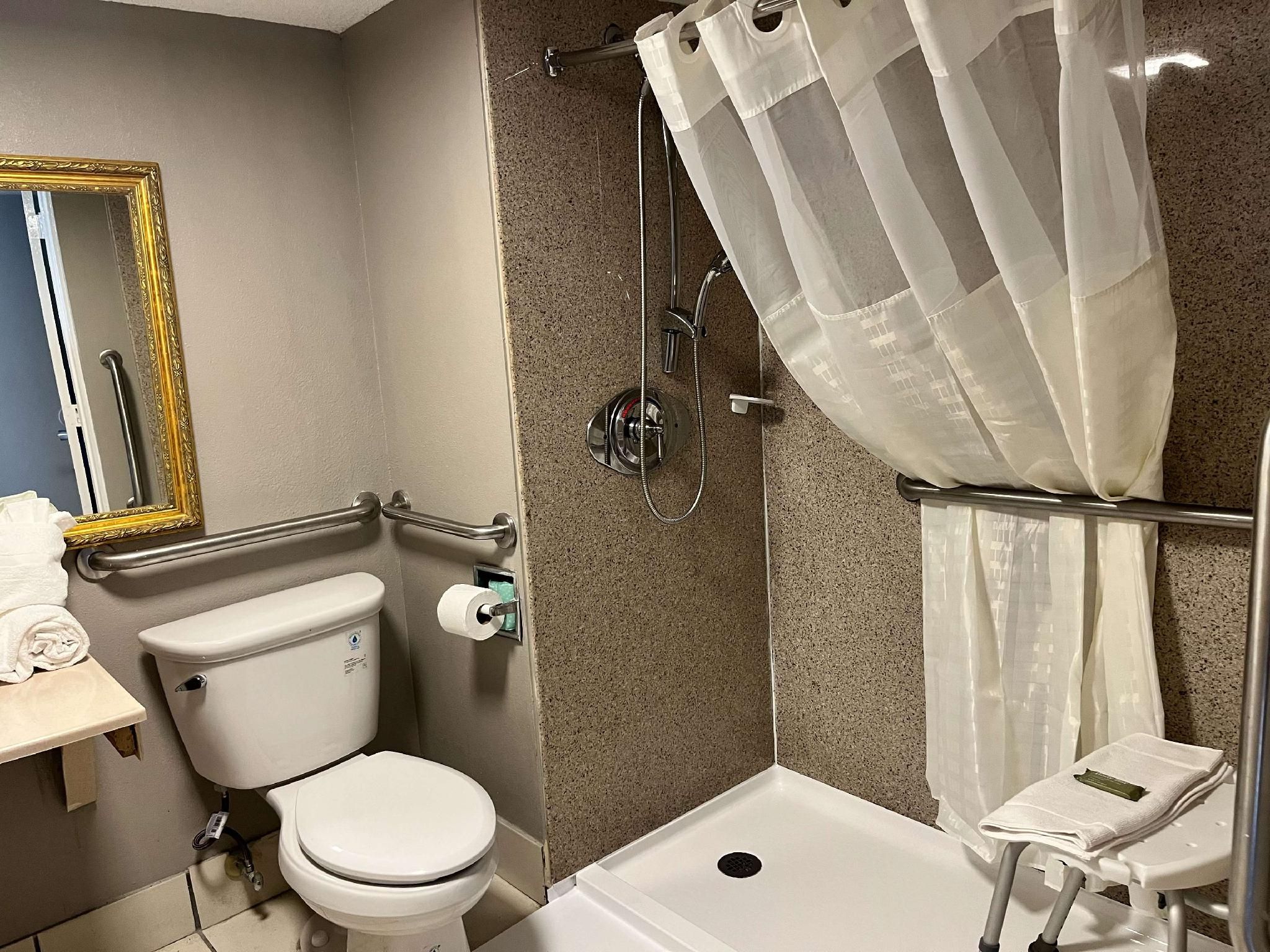 Motel 6 Rock Hill, SC - Cherry Road 1 King Bed | Mob Acc RI Shwr Nsmk Micfridg 3