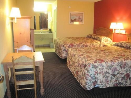 Queen Room with Two Queen Beds - Non-Smoking
