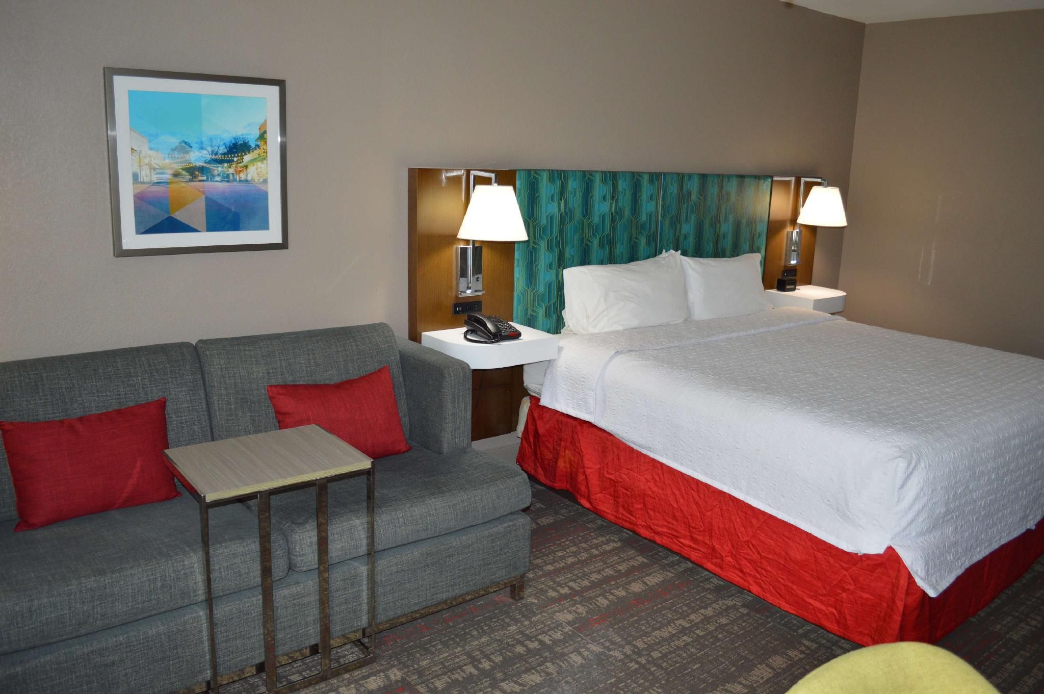 1 King Bed, Nonsmoking, Sofabed, Walk-in Shower