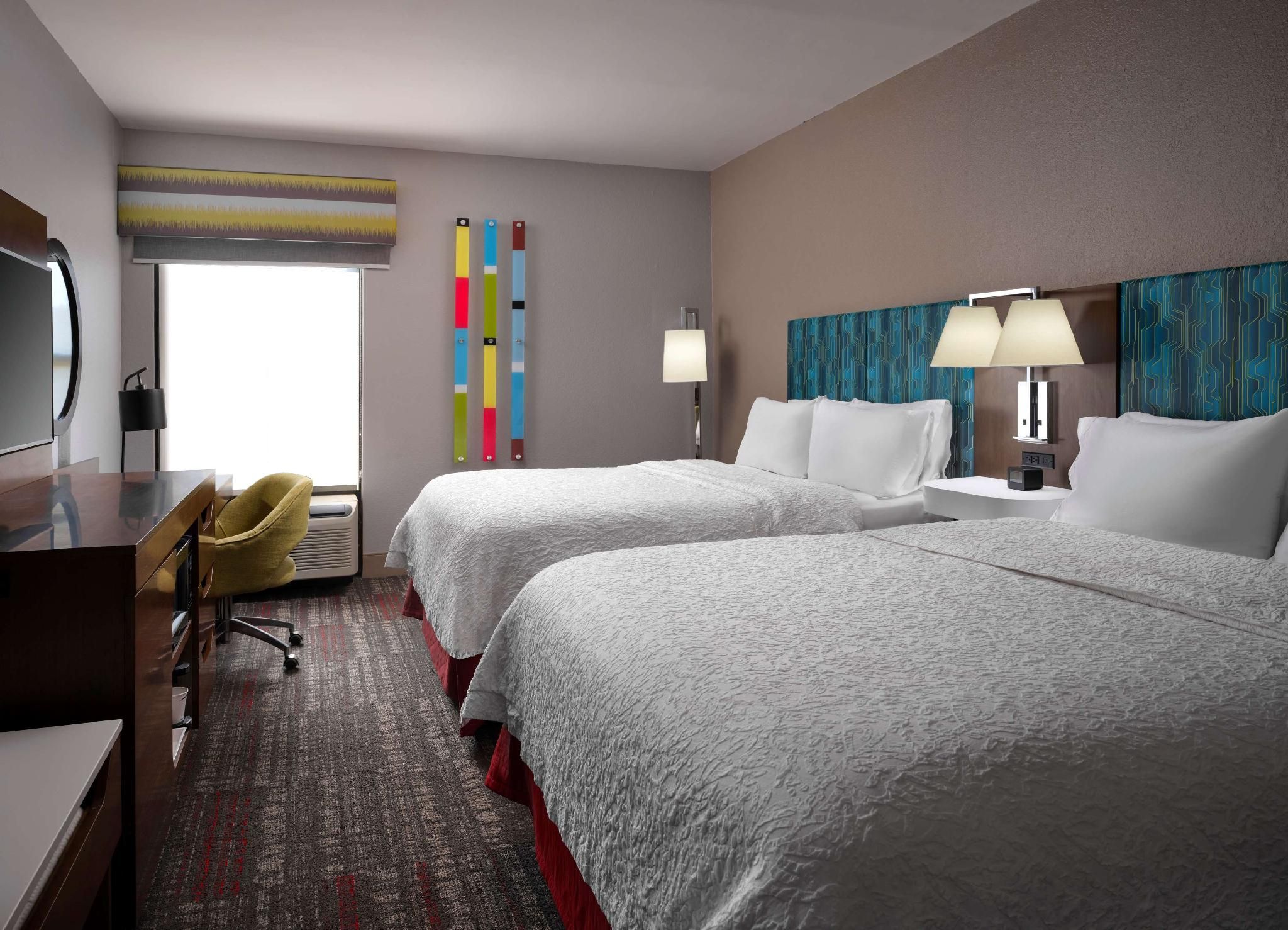 2 Queen Beds, Non-Smoking, Work Desk, Microwave And Mini-Refrigerator, Wi-Fi, Full Breakfast