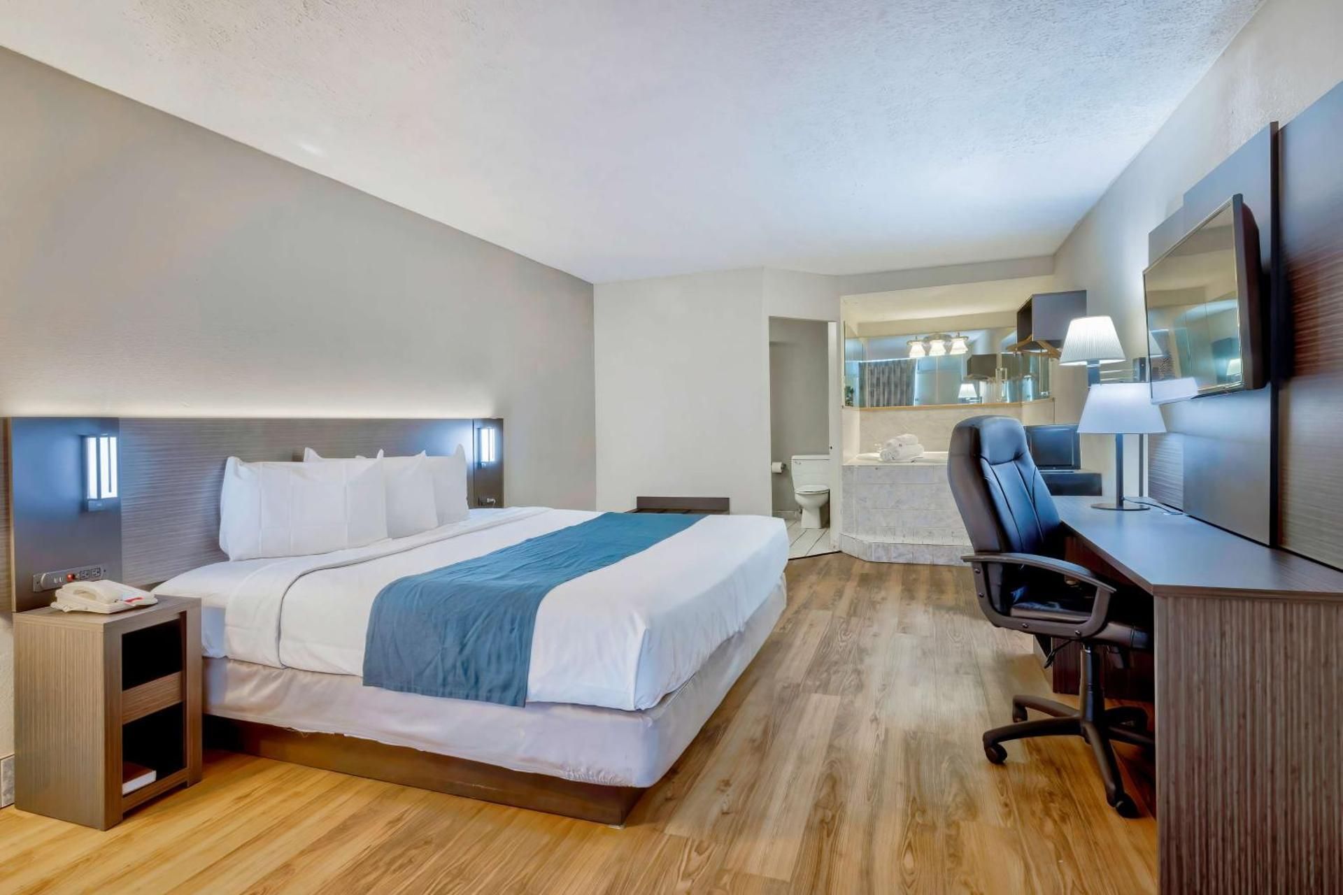King Room with Spa Bath - Non-Smoking