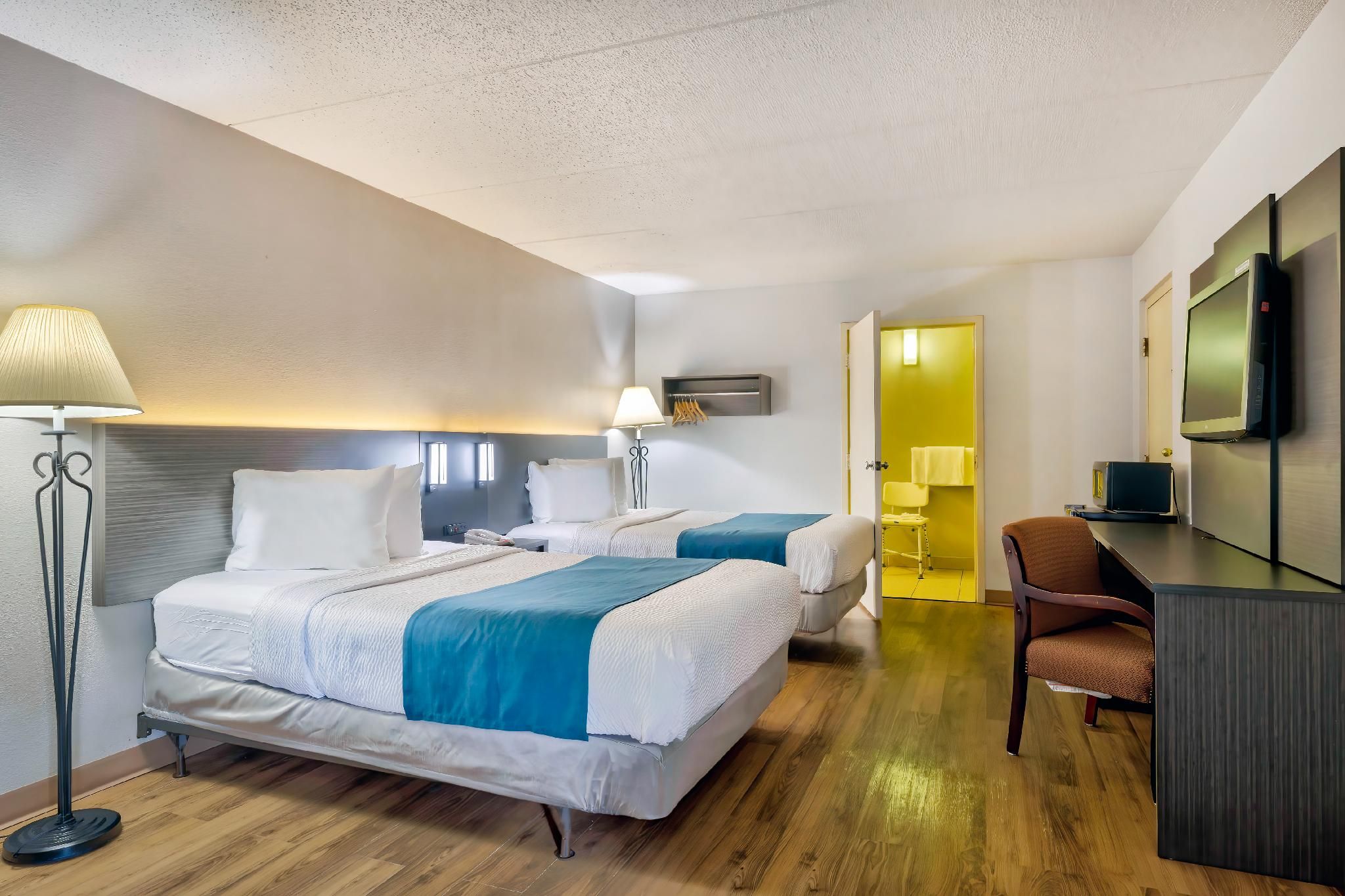2 FULL BEDS | MOB ACC RI SHWR NSMK MICFRIDG