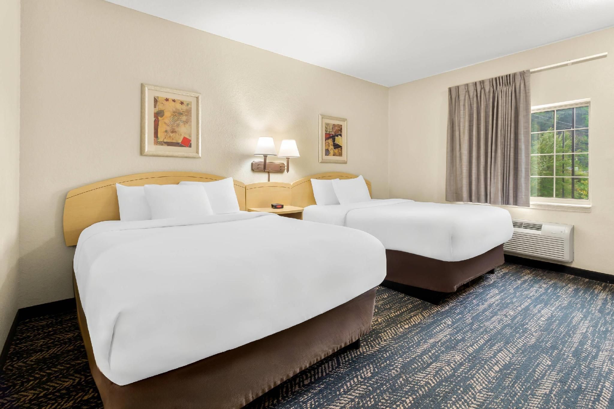 2 Queen Beds, Efficiency, Nonsmoking, Accessible