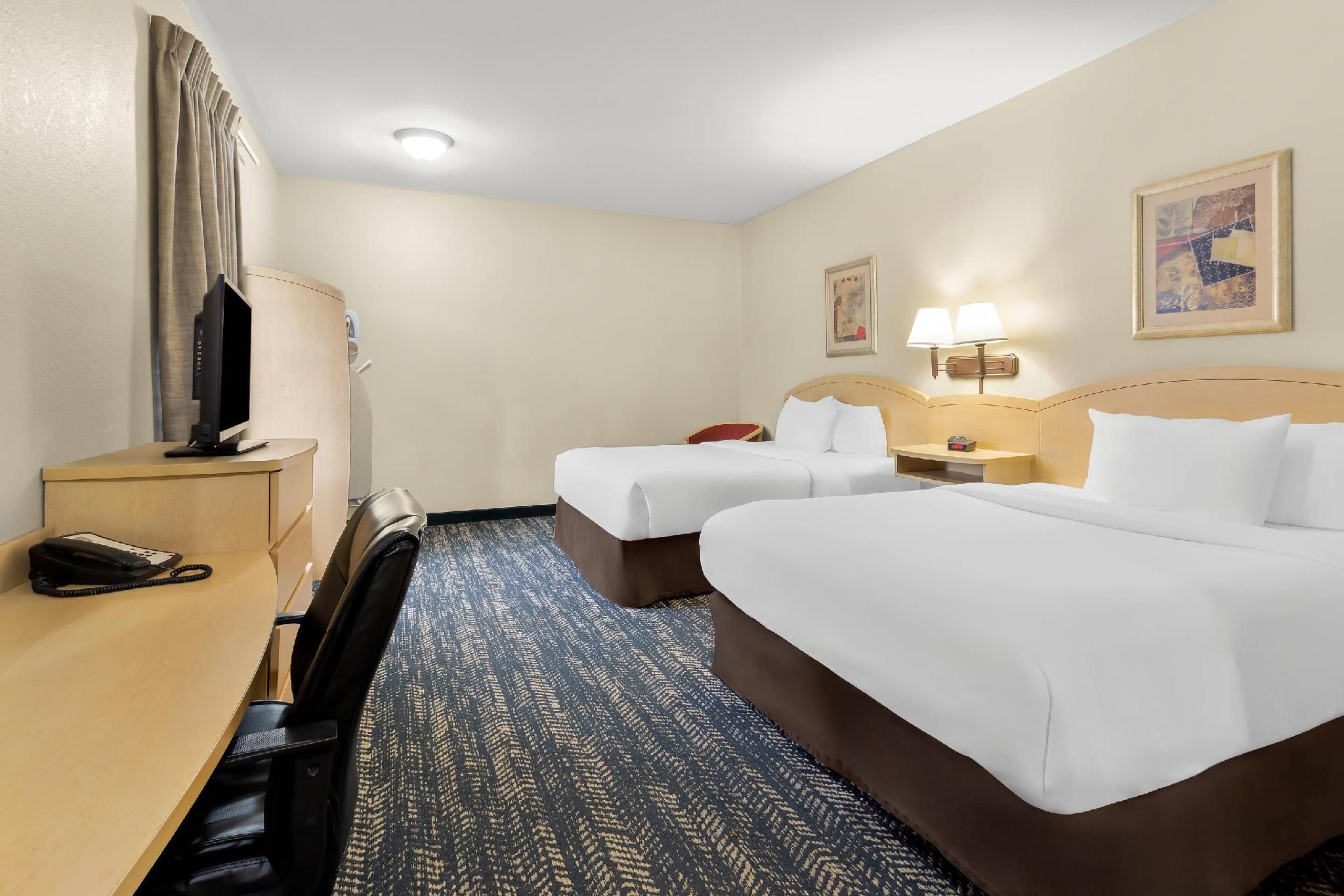 2 Queen Beds, Nonsmoking, Upgrade