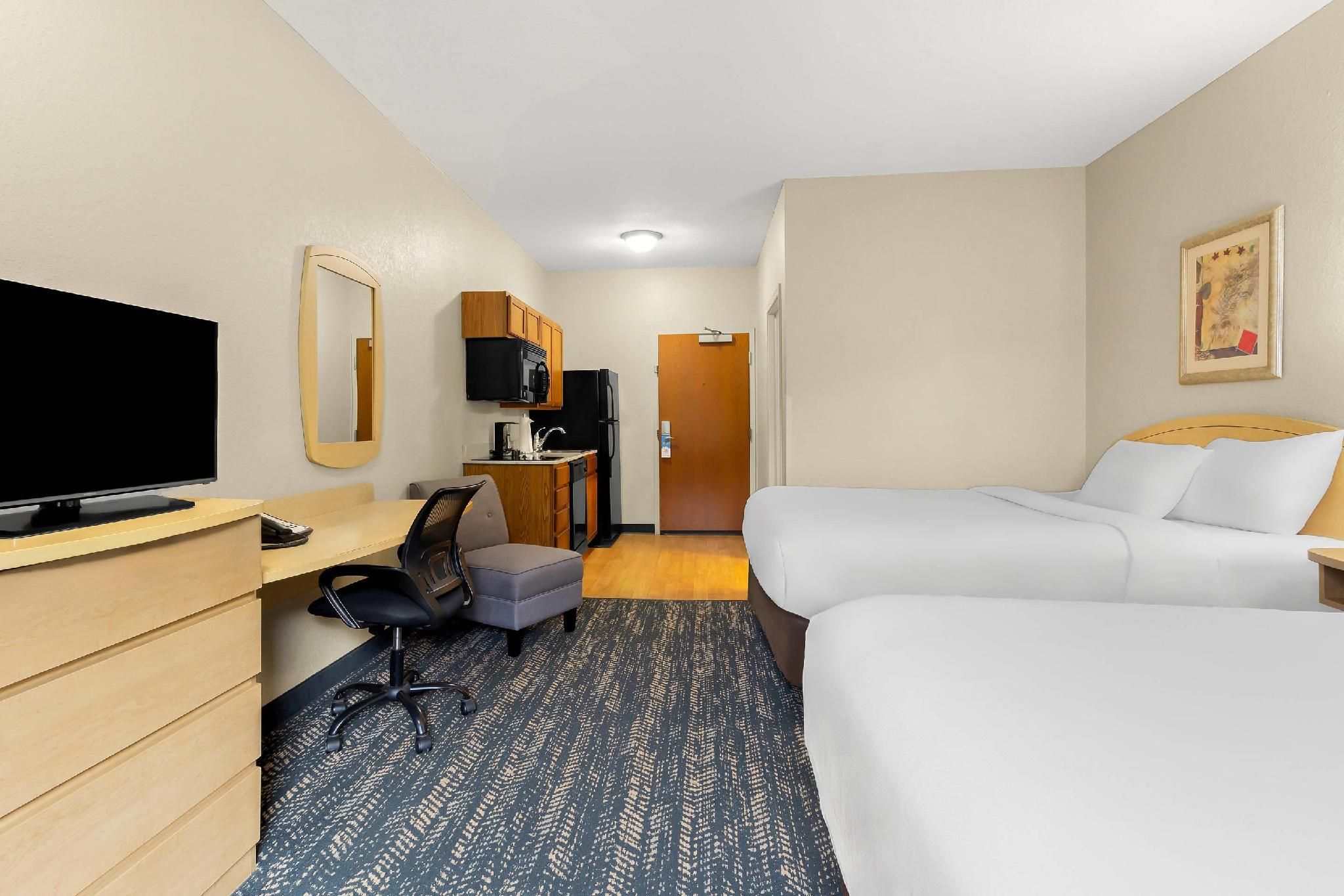 2 Queen Beds, Efficiency, Nonsmoking, Accessible