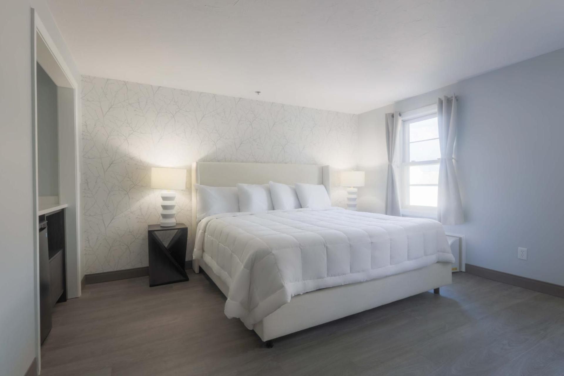 Westborough Inn Standard King Room 2