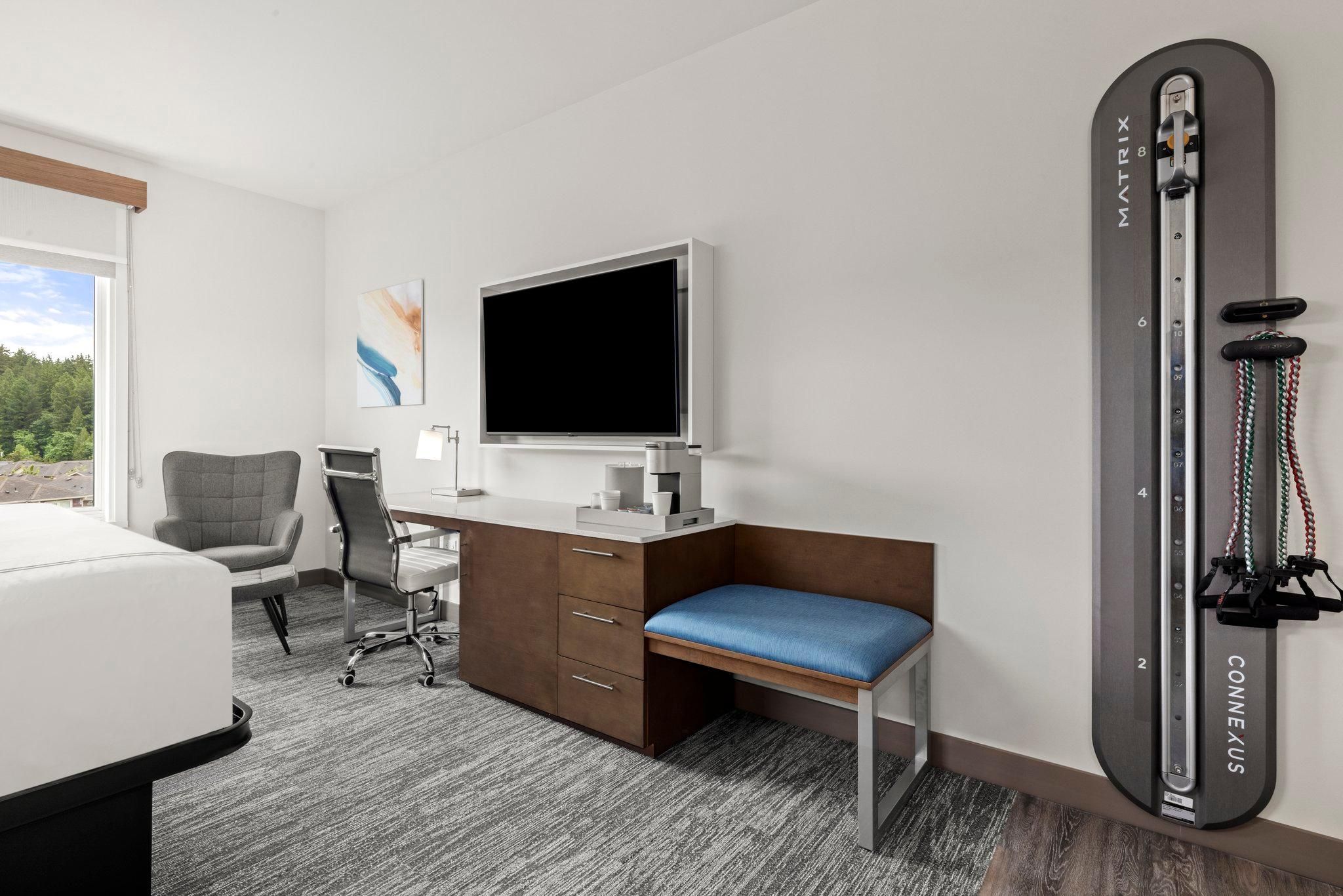 EVEN Hotel Portland - Beaverton By IHG 1 King Premium Trainer and Spin Bike 3