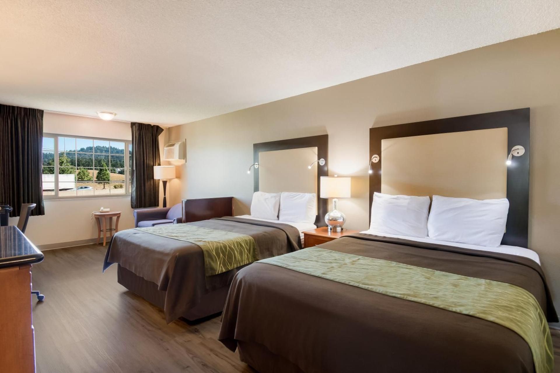 2 Queen Beds, Efficiency, Suite, Nonsmoking