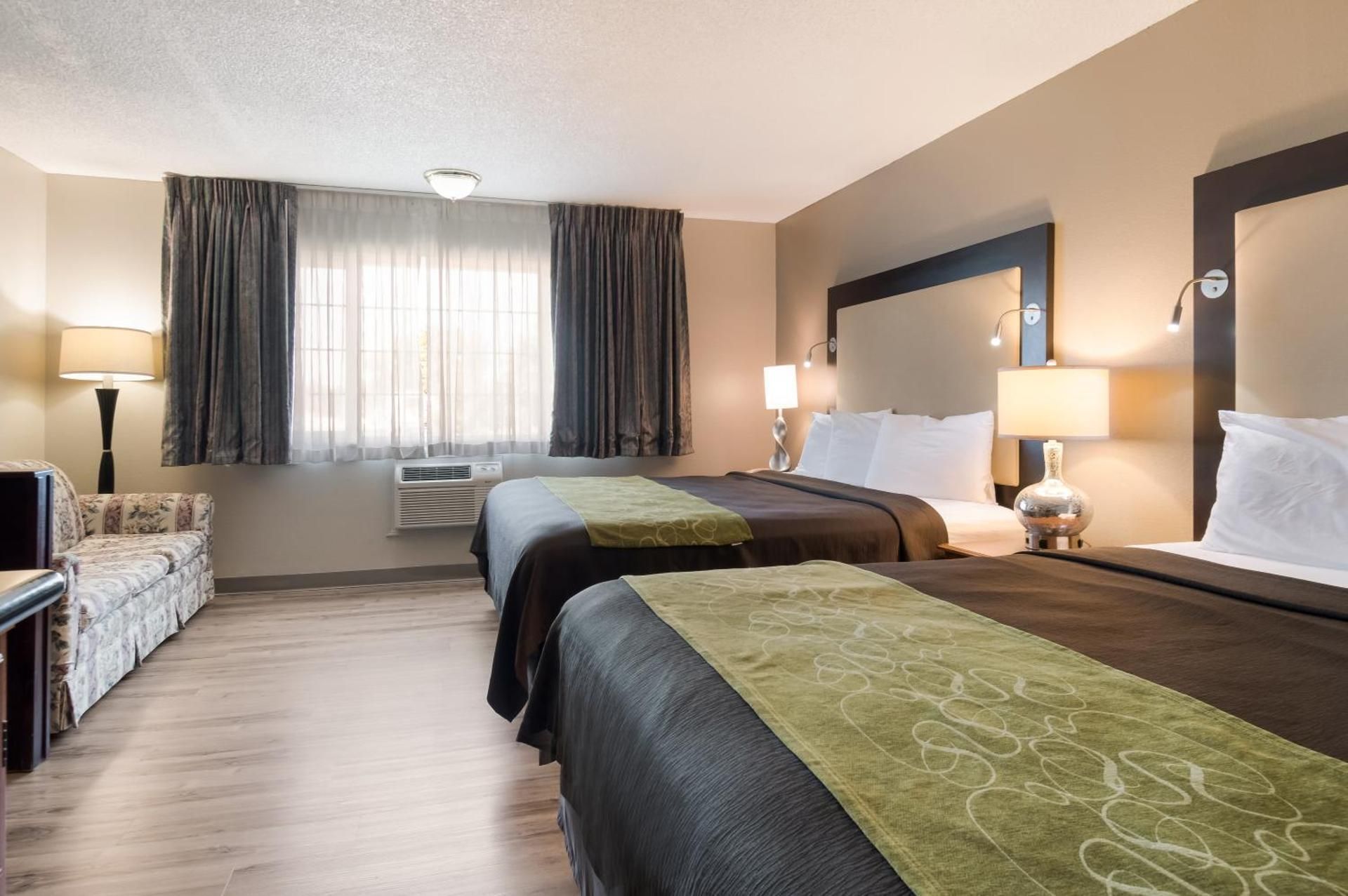 2 King Beds, Efficiency, Suite, Nonsmoking