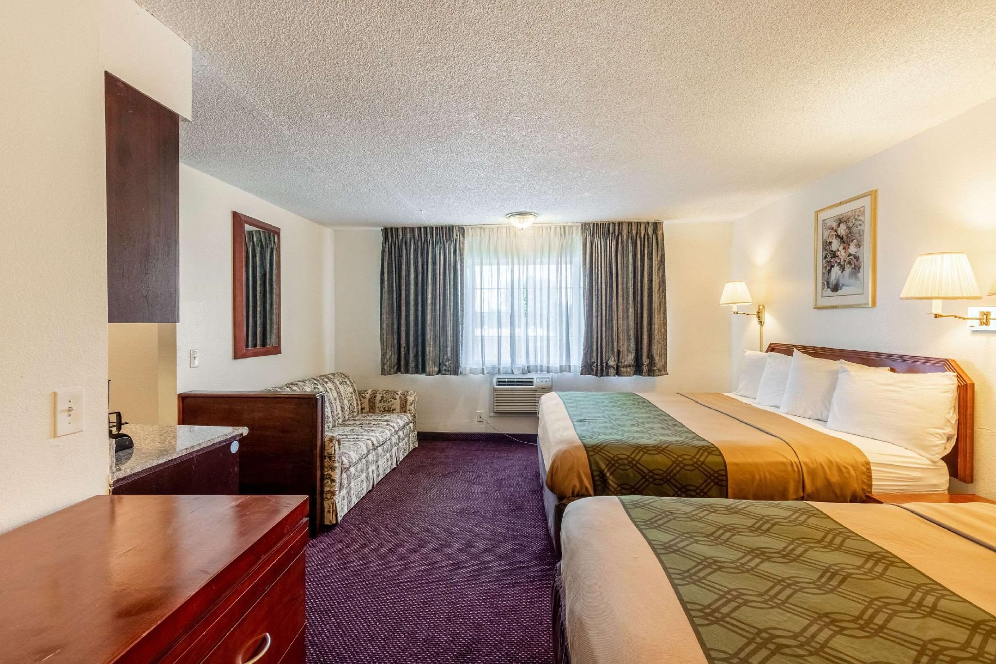 2 King Beds, Efficiency, Suite, Nonsmoking