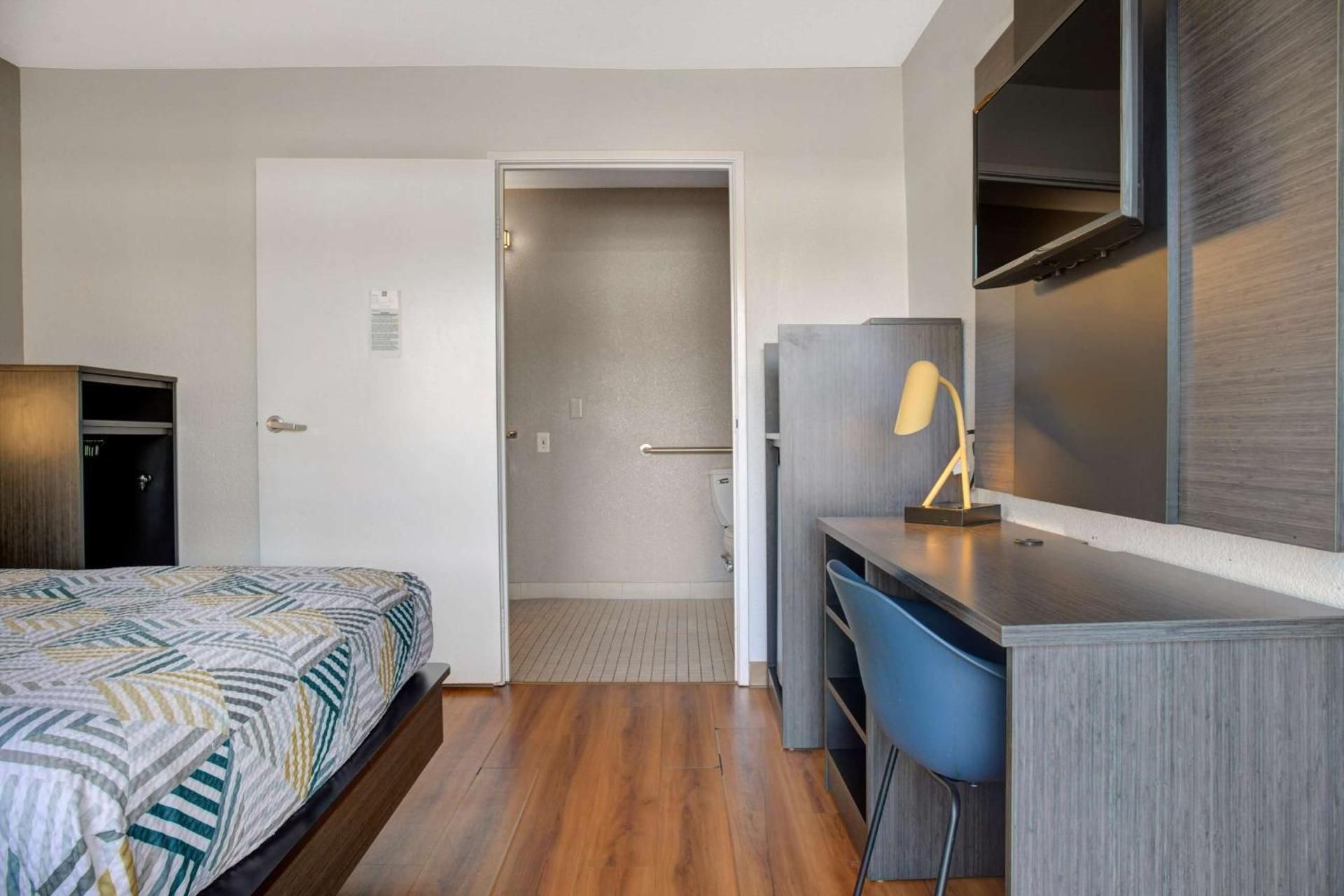 Motel 6 Carson City, NV Double Room - Disability Access - Non-Smoking 3