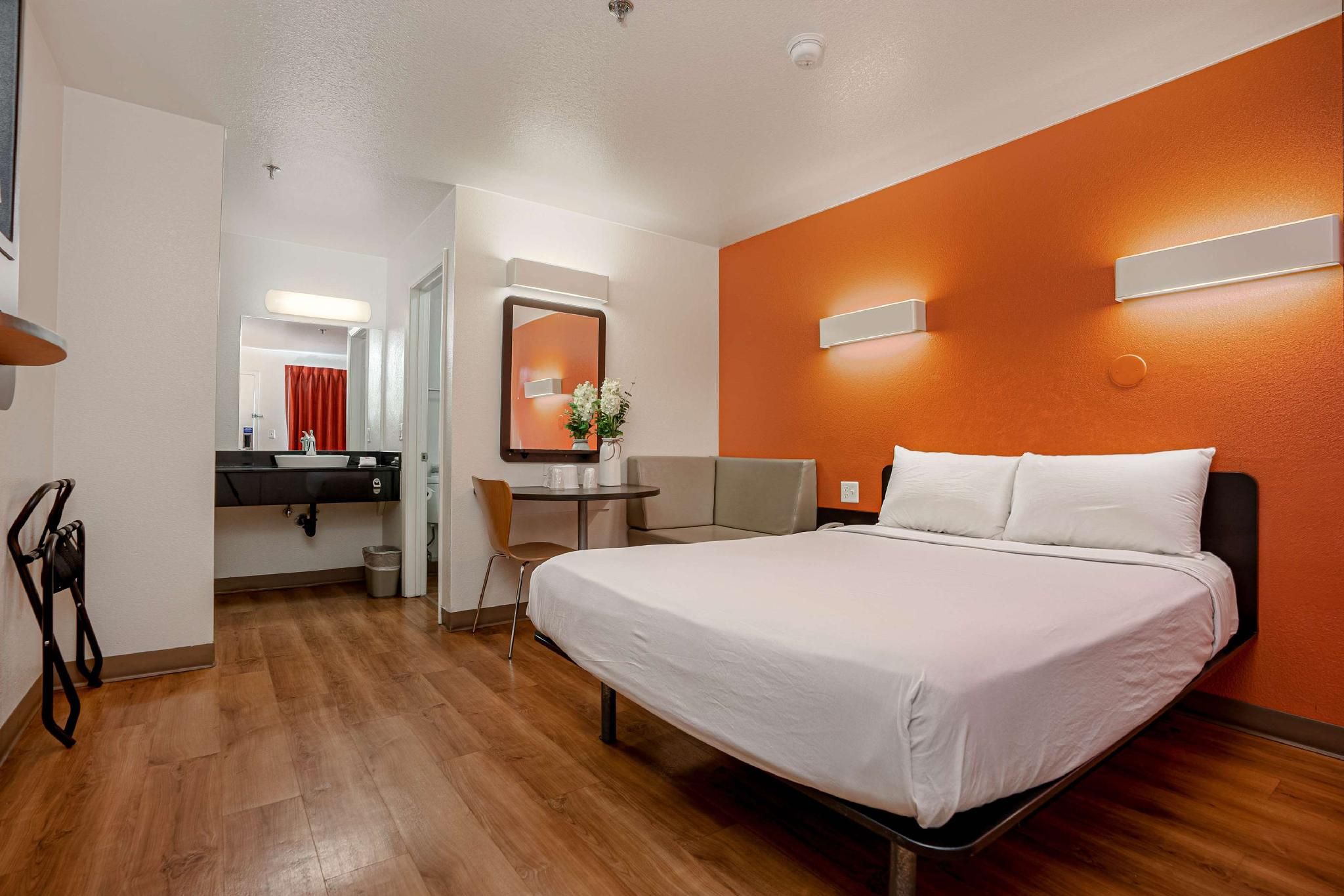 Motel 6 Temecula, CA - Historic Old Town 1 Queen Bed | Premium, Mini Fridge