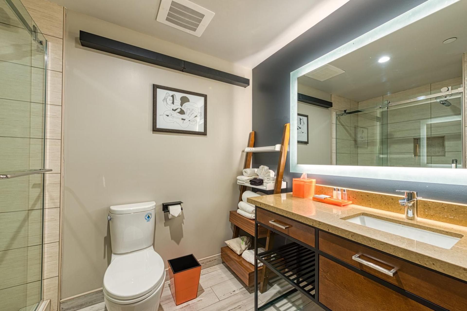 OLD TOWN DOUBLE SUITE