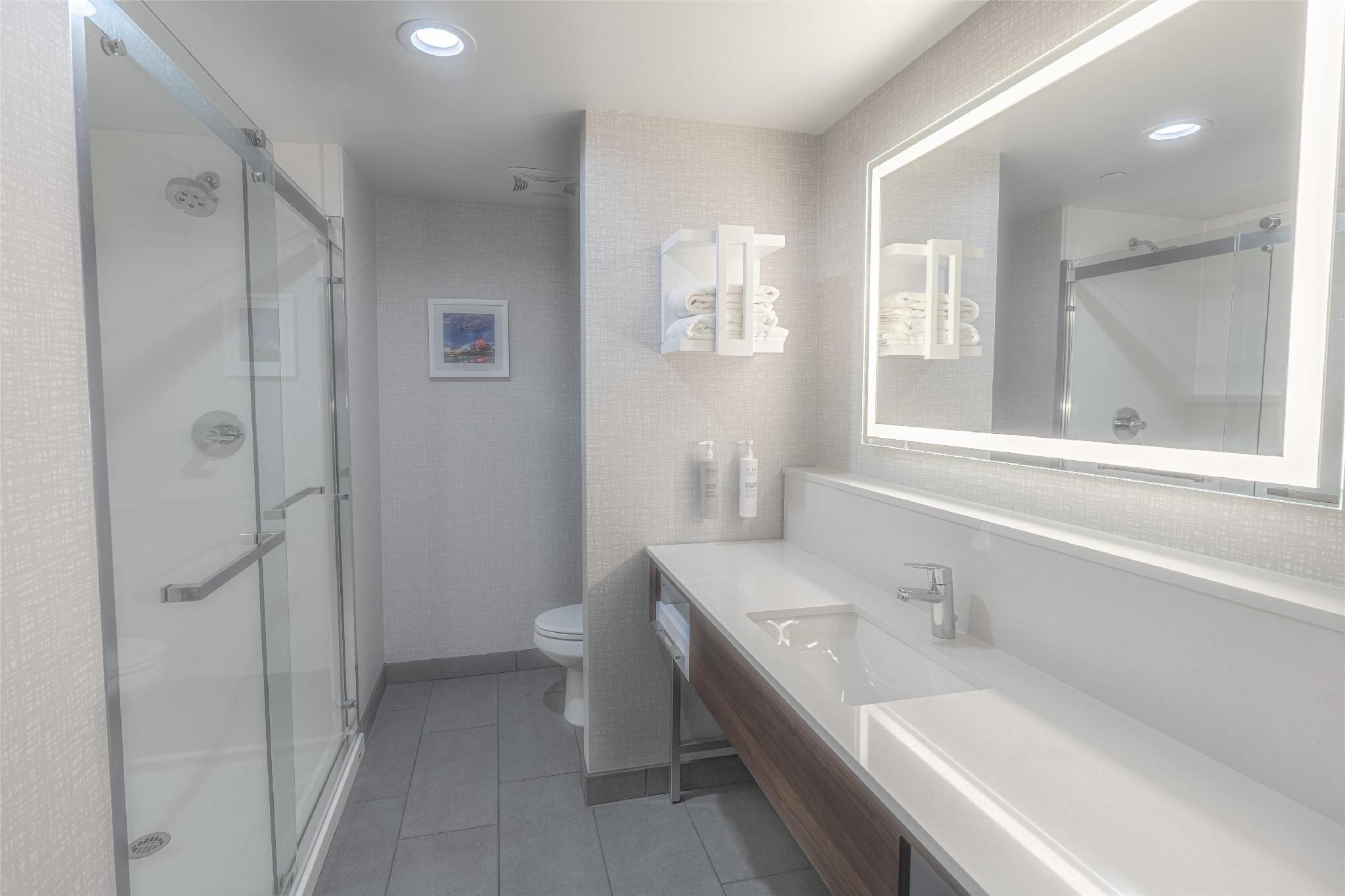 2 Queen Beds Room Hearing Accessible