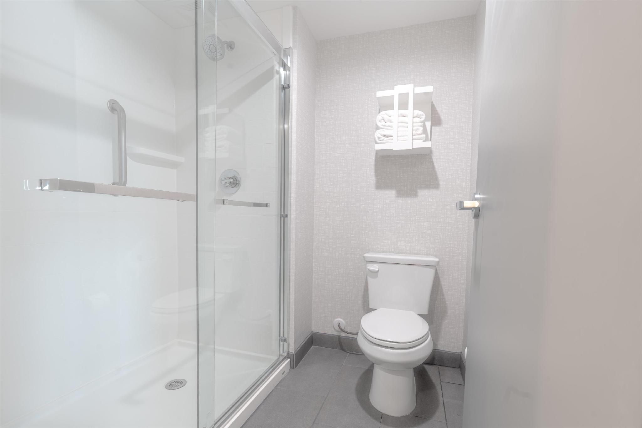 2 Queen Beds Room Hearing Accessible