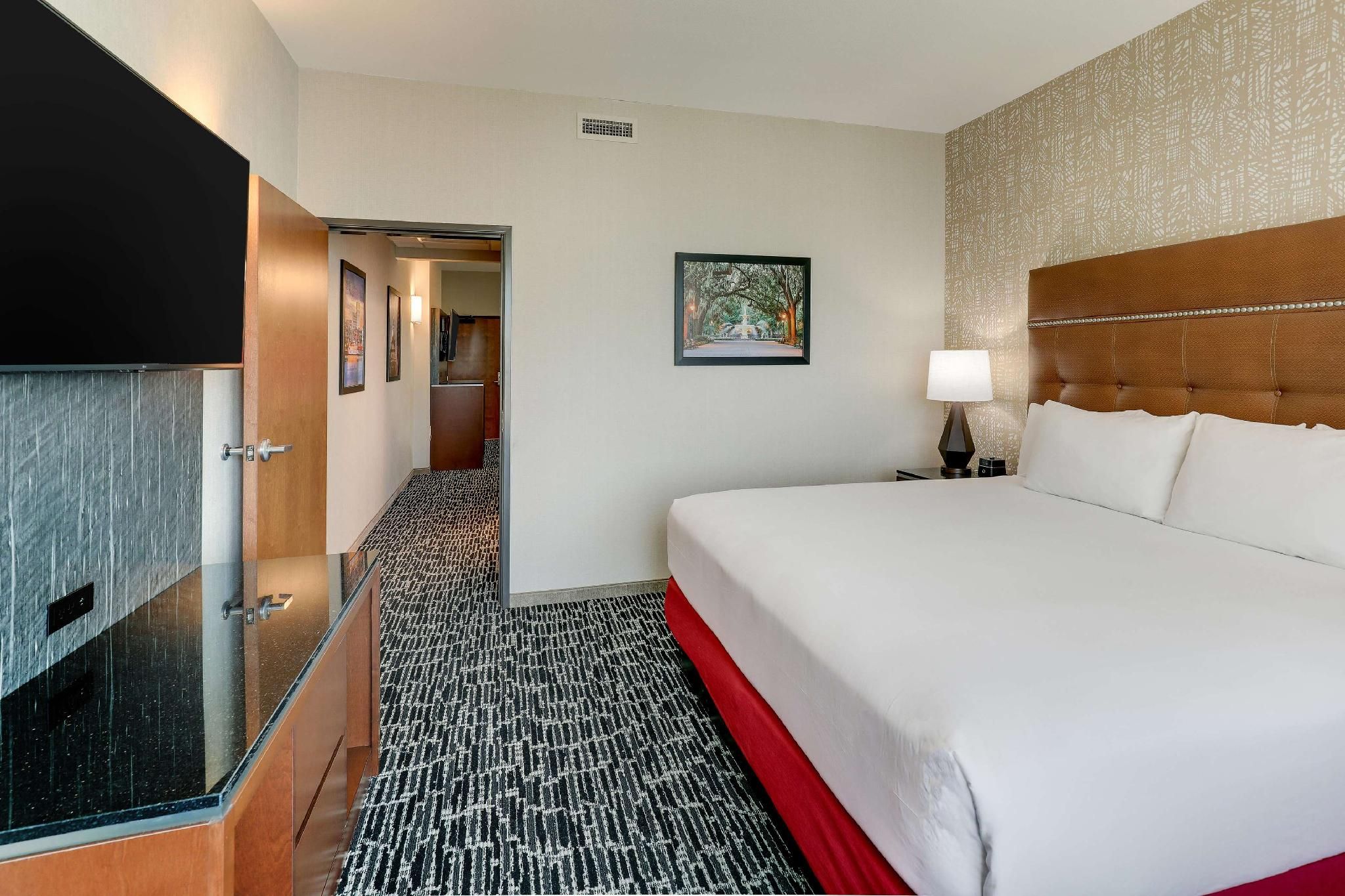 King Suite with Sofa Bed - Hearing Accessible