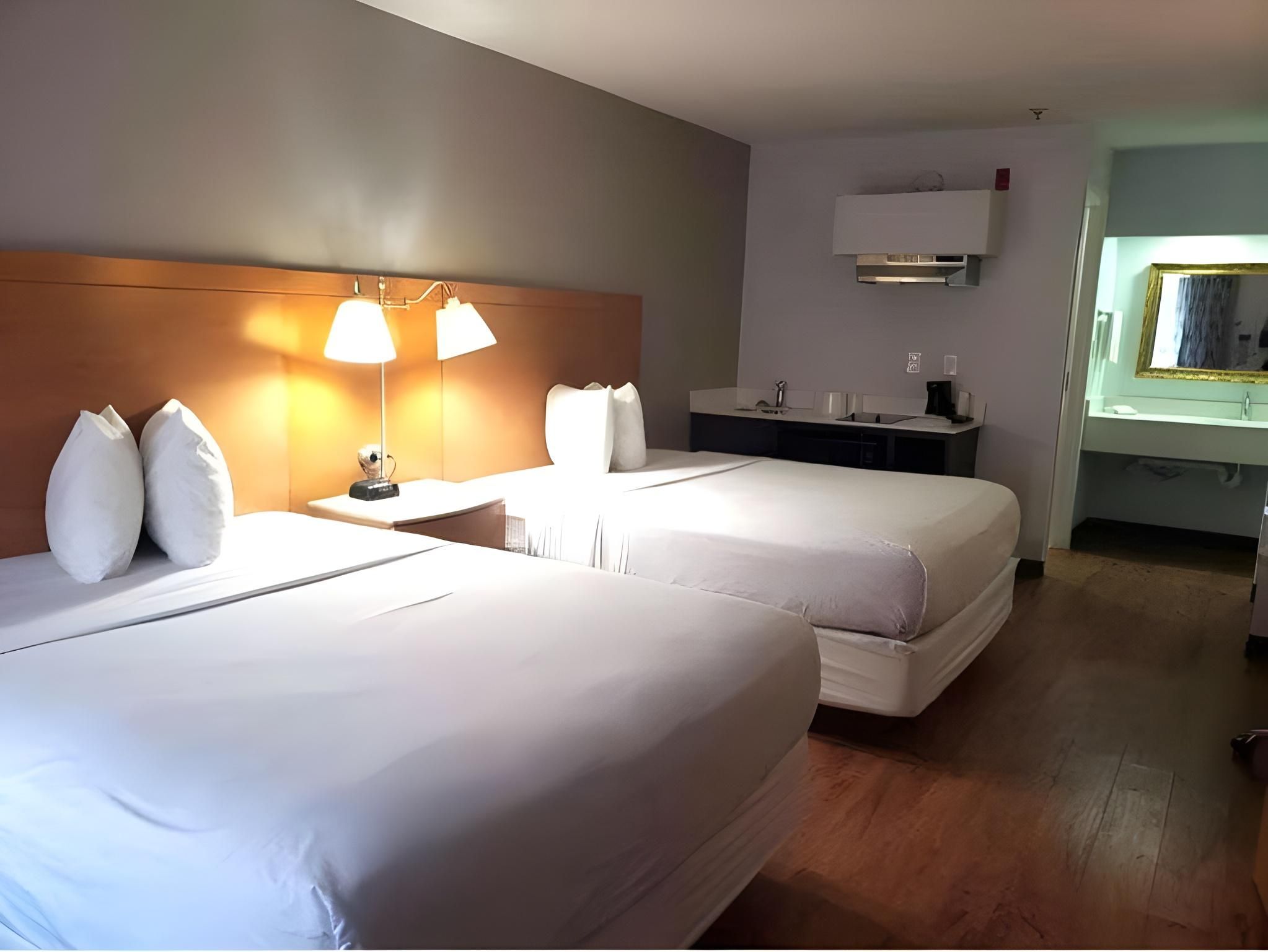 2 Queen Beds | Suite, Non-Smoking, Micfridge