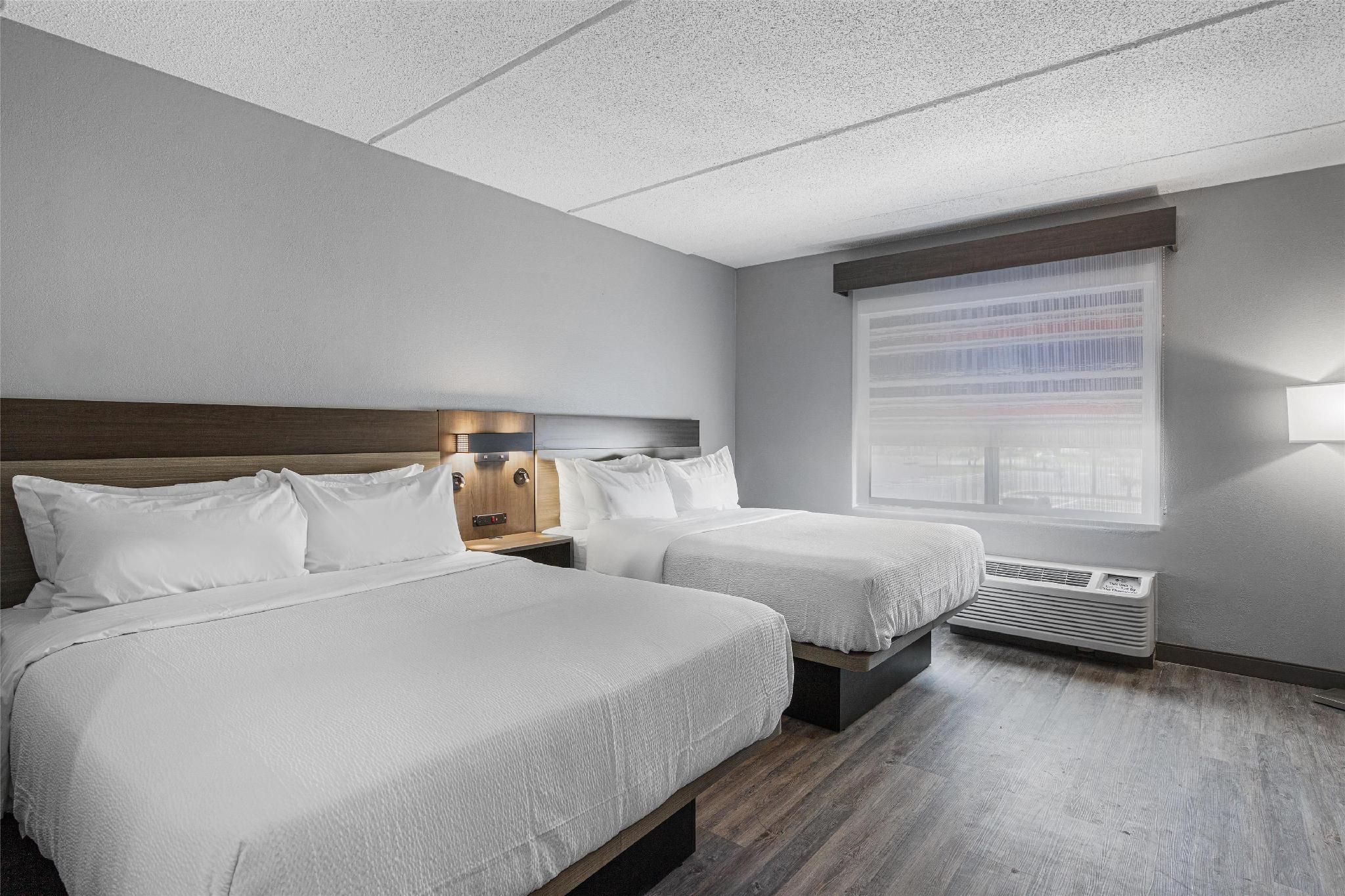 Best Western Plus Savannah Gateway Suite - 2 Queen Bed, Non-Smoking, Full Breakfast