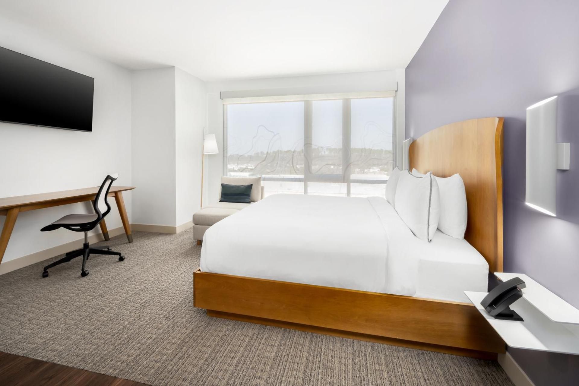 King Studio - Mobility/Hearing Accessible w/Transfer Shower