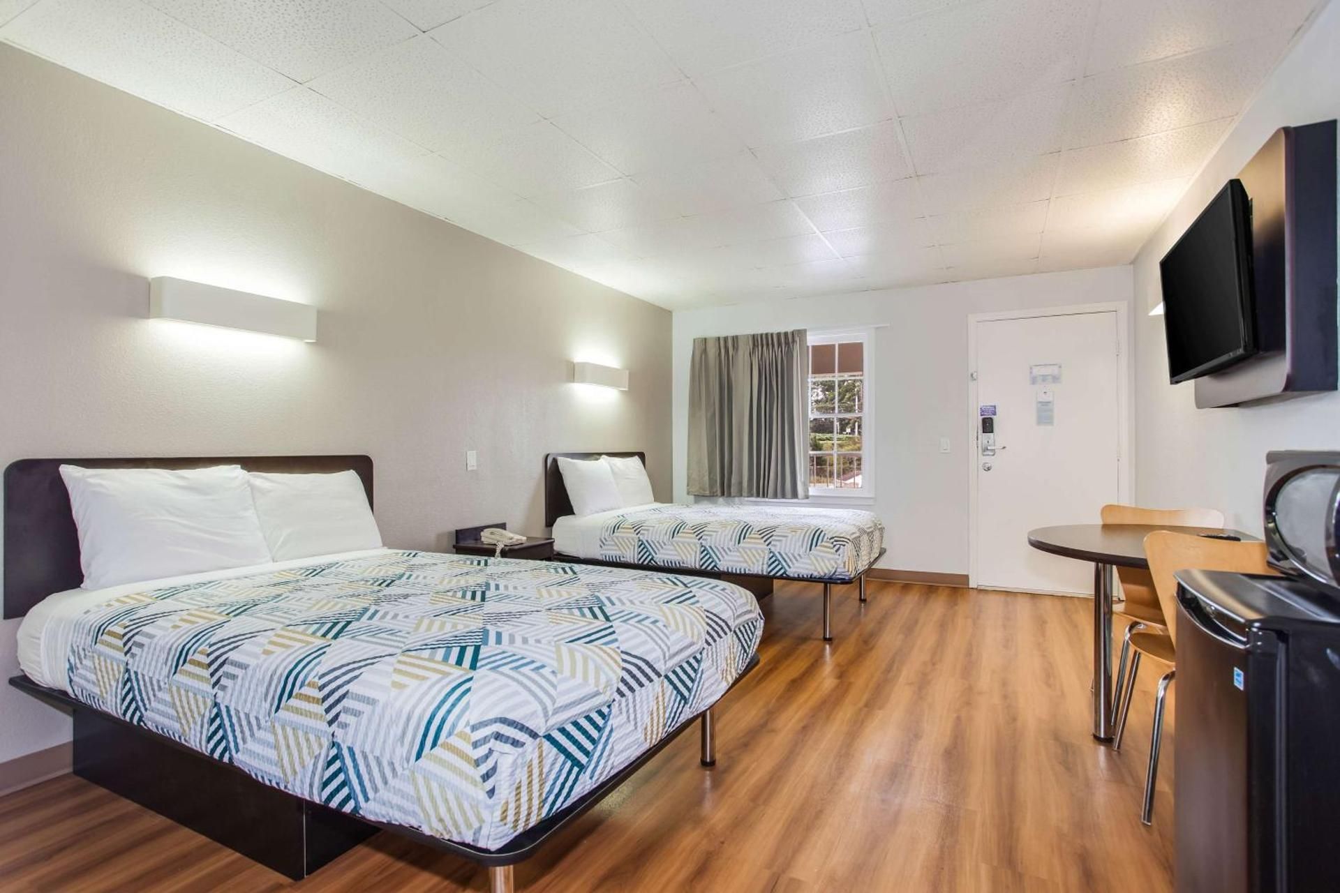 2 Full Beds | Non-Smoking