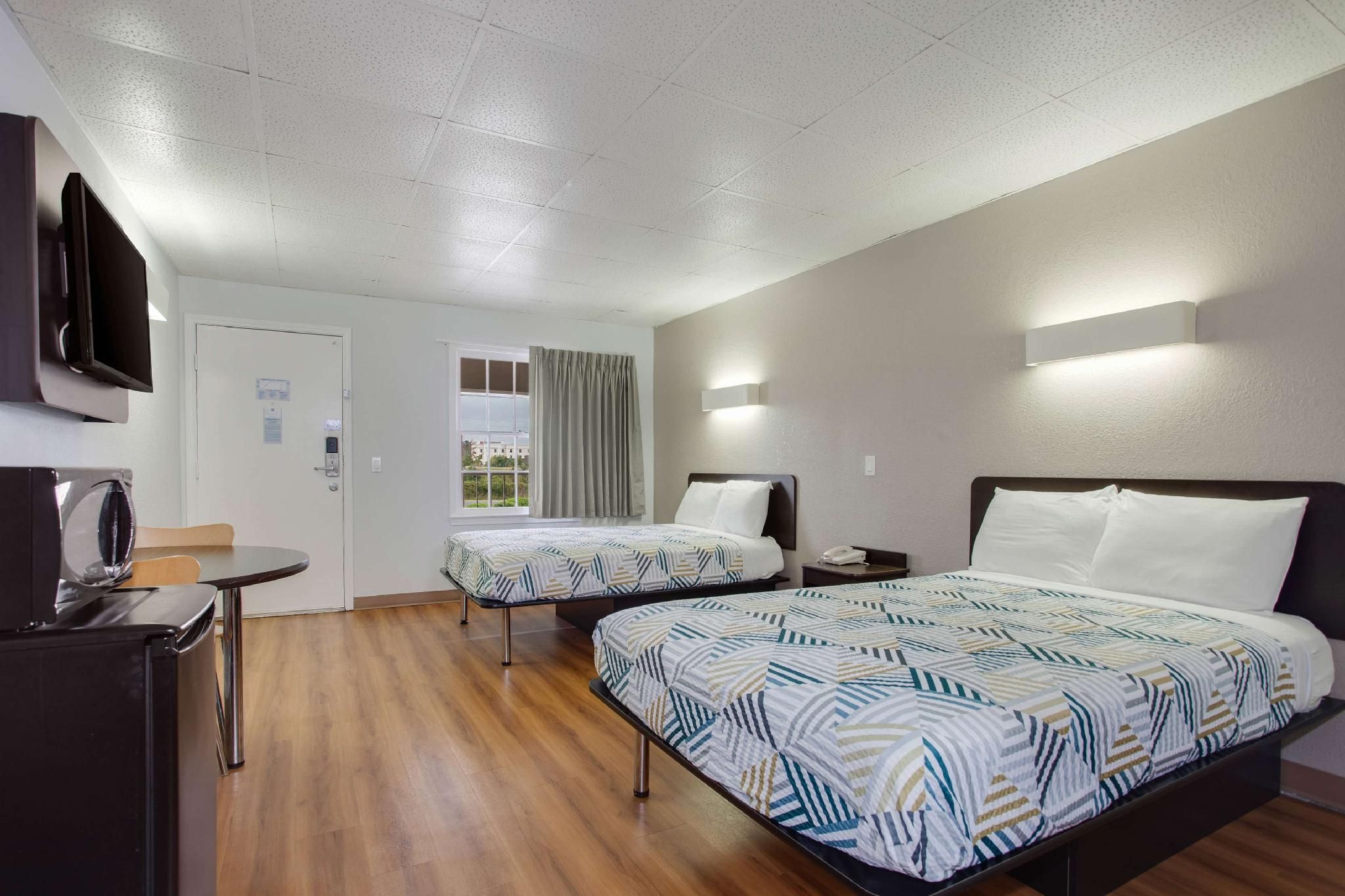 2 Full Beds | Non-Smoking