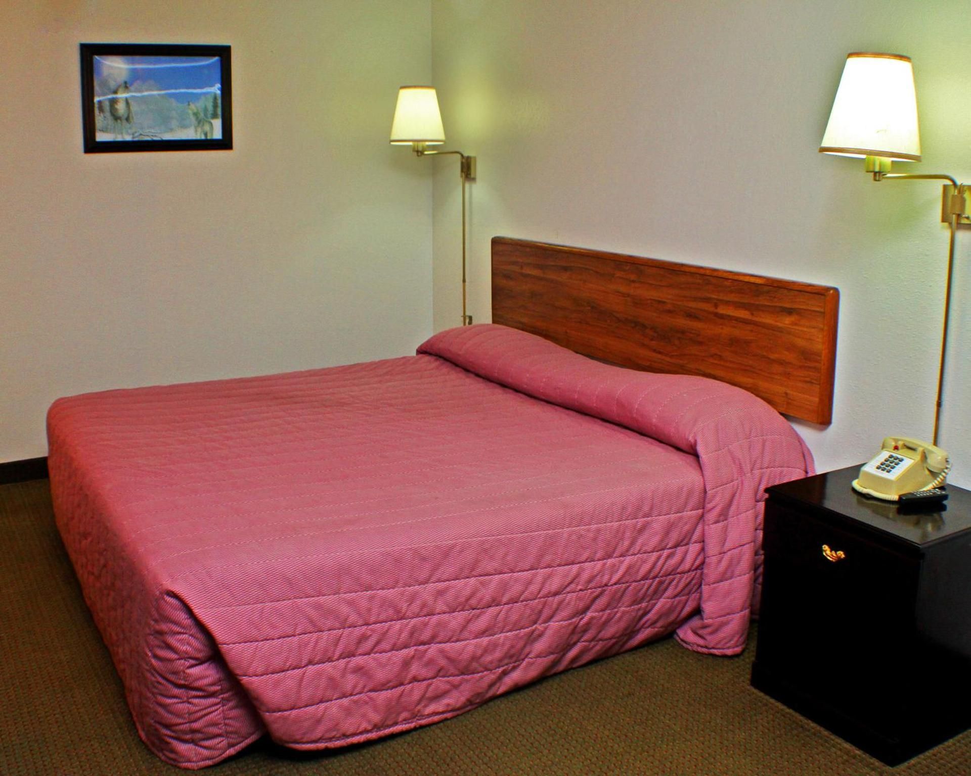 1 King Bed Nonsmoking