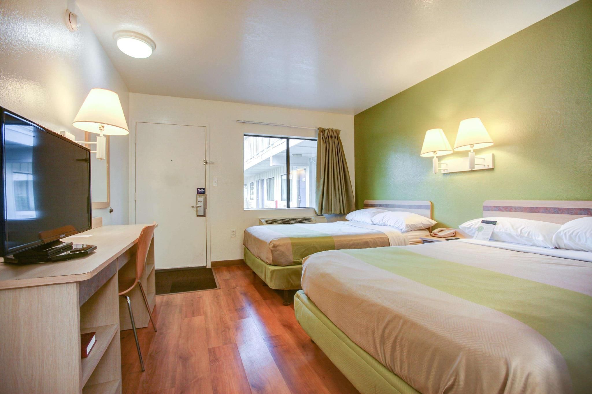 2 Full Beds | Non-Smoking