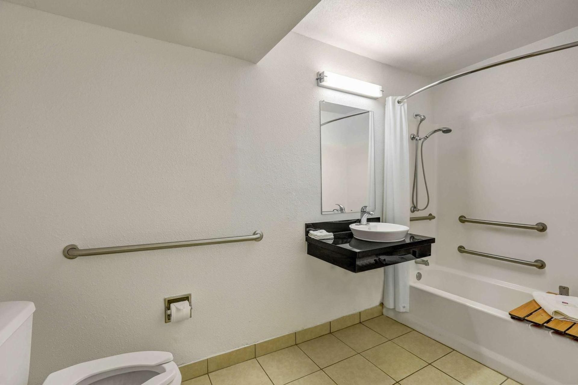 Motel 6 King City, CA Double Room - Disability Access - Non-Smoking 3