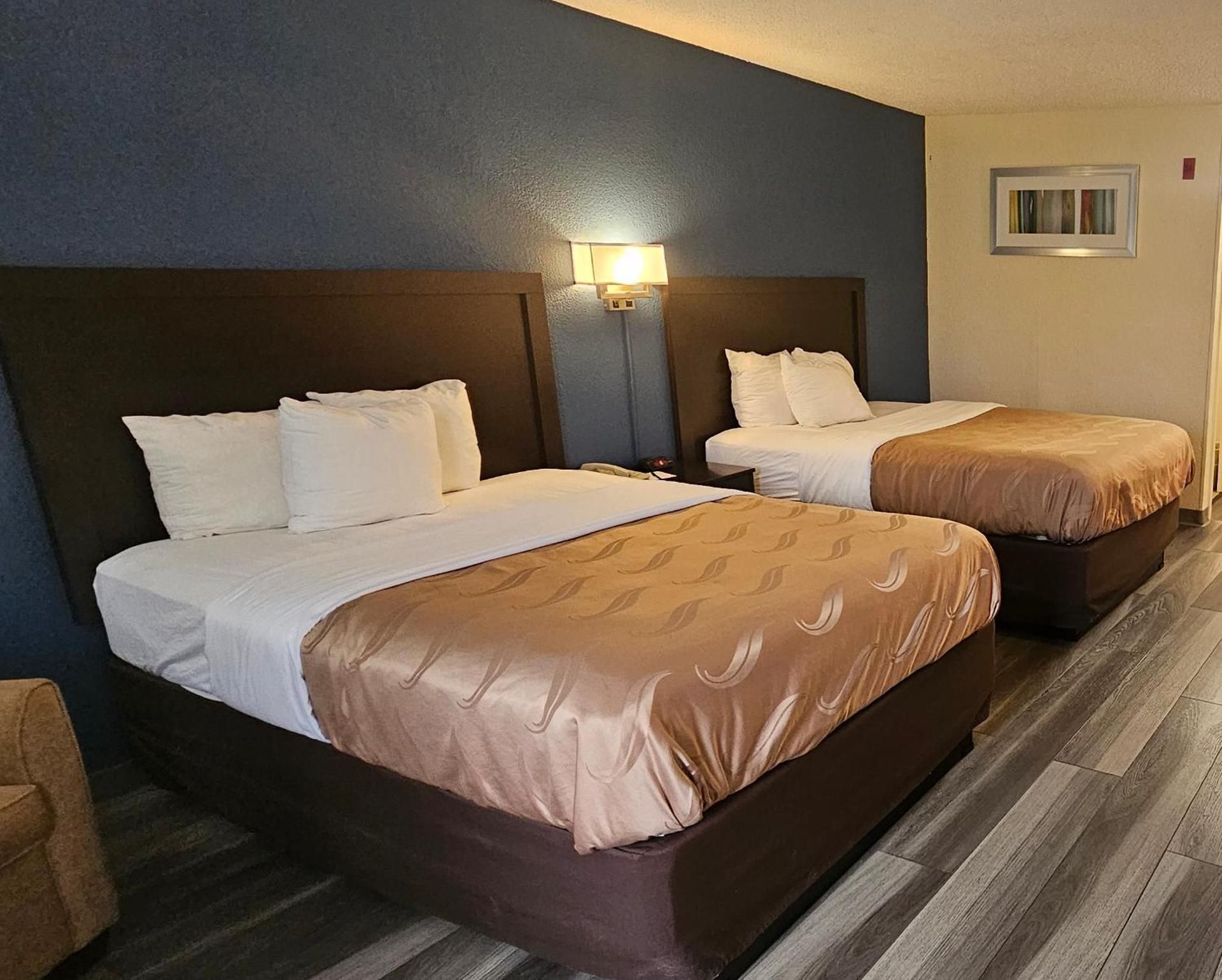 Sumter Inn Quadruple Room - Non Smoking 2