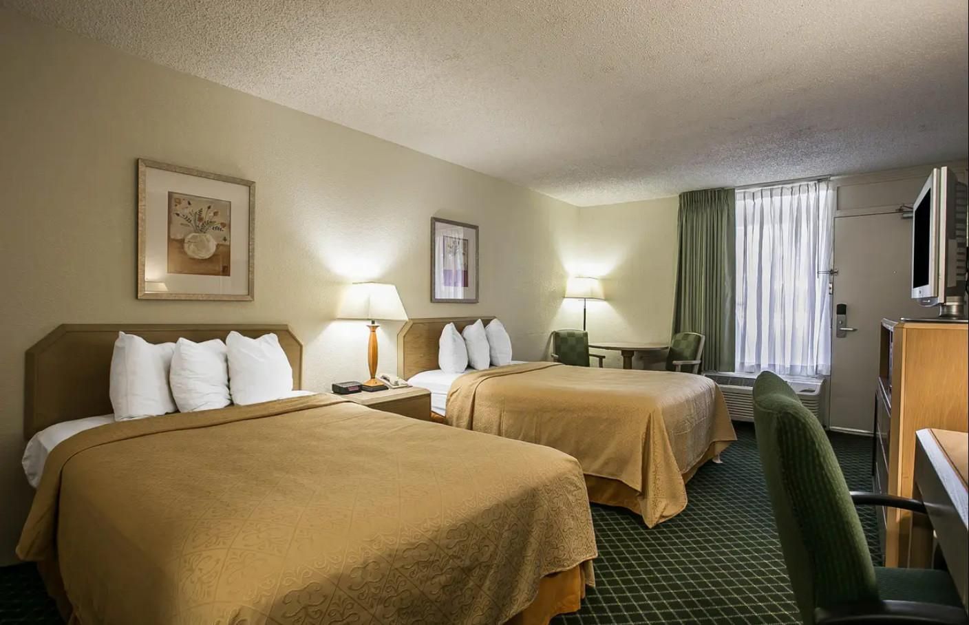 2 Double Beds, Smoking