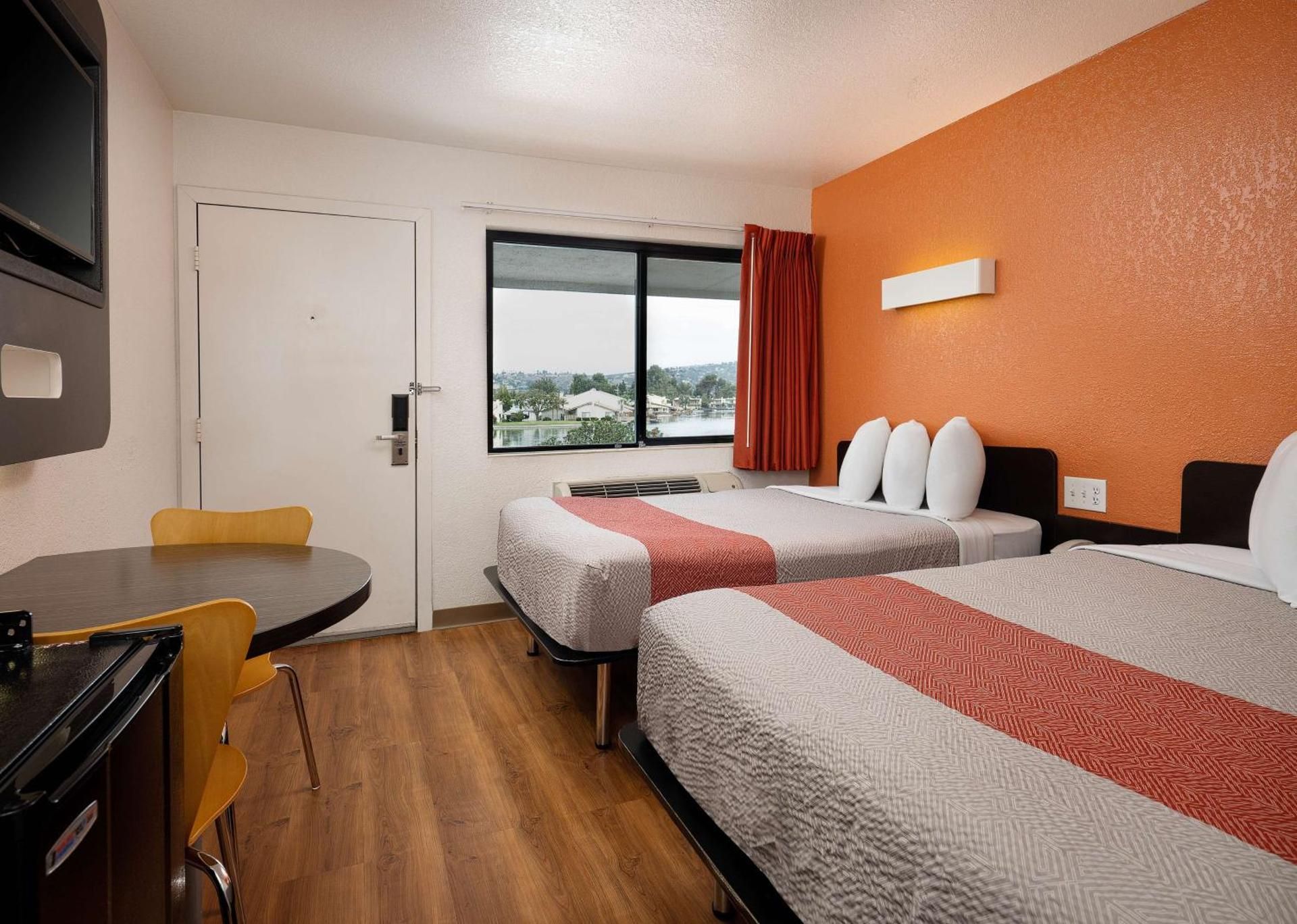 Motel 6 Camarillo, CA 2 Full Beds |