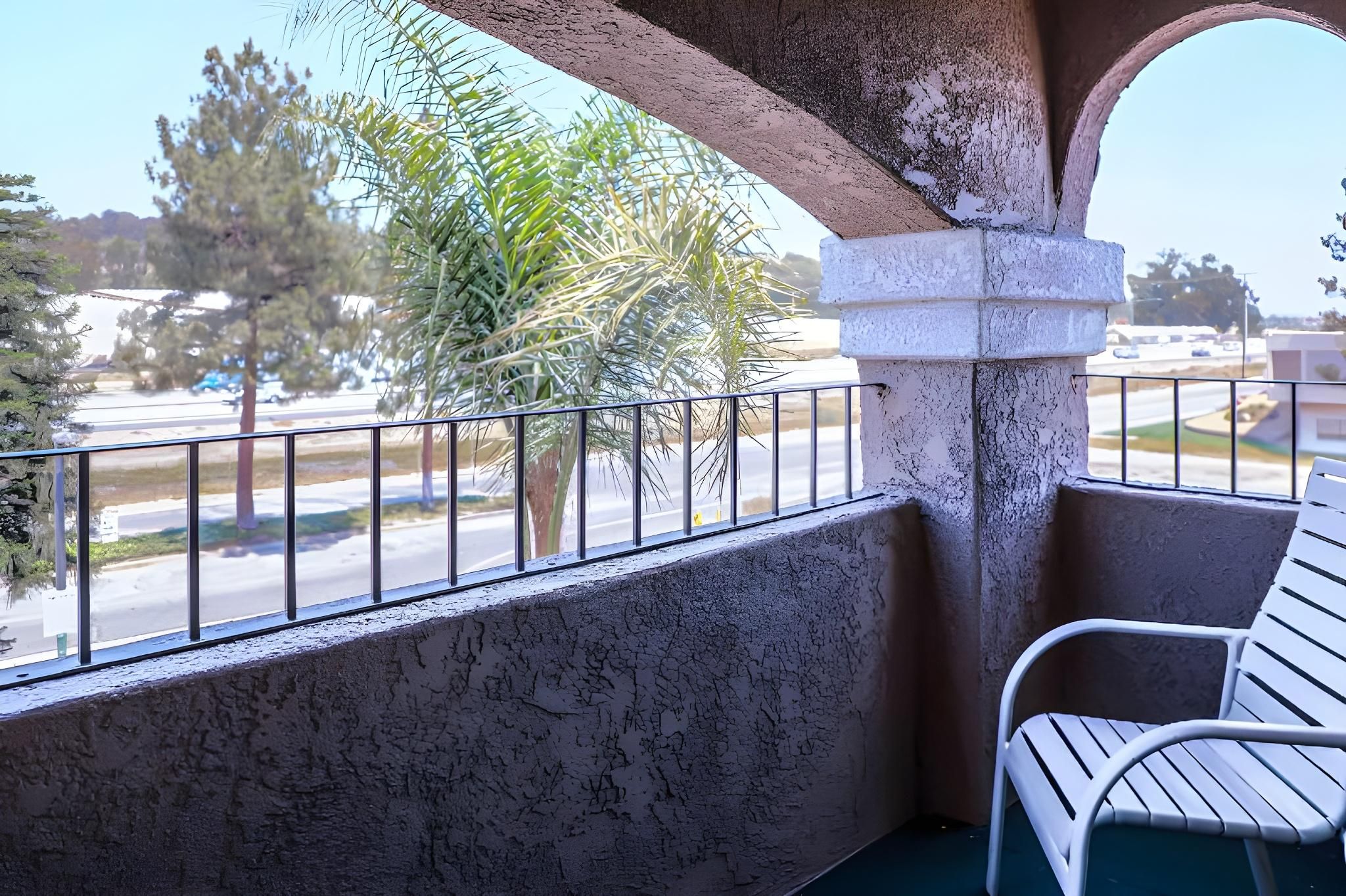 Quality Inn & Suites Camarillo-Oxnard 1 King Bed, Suite, Nonsmoking 2