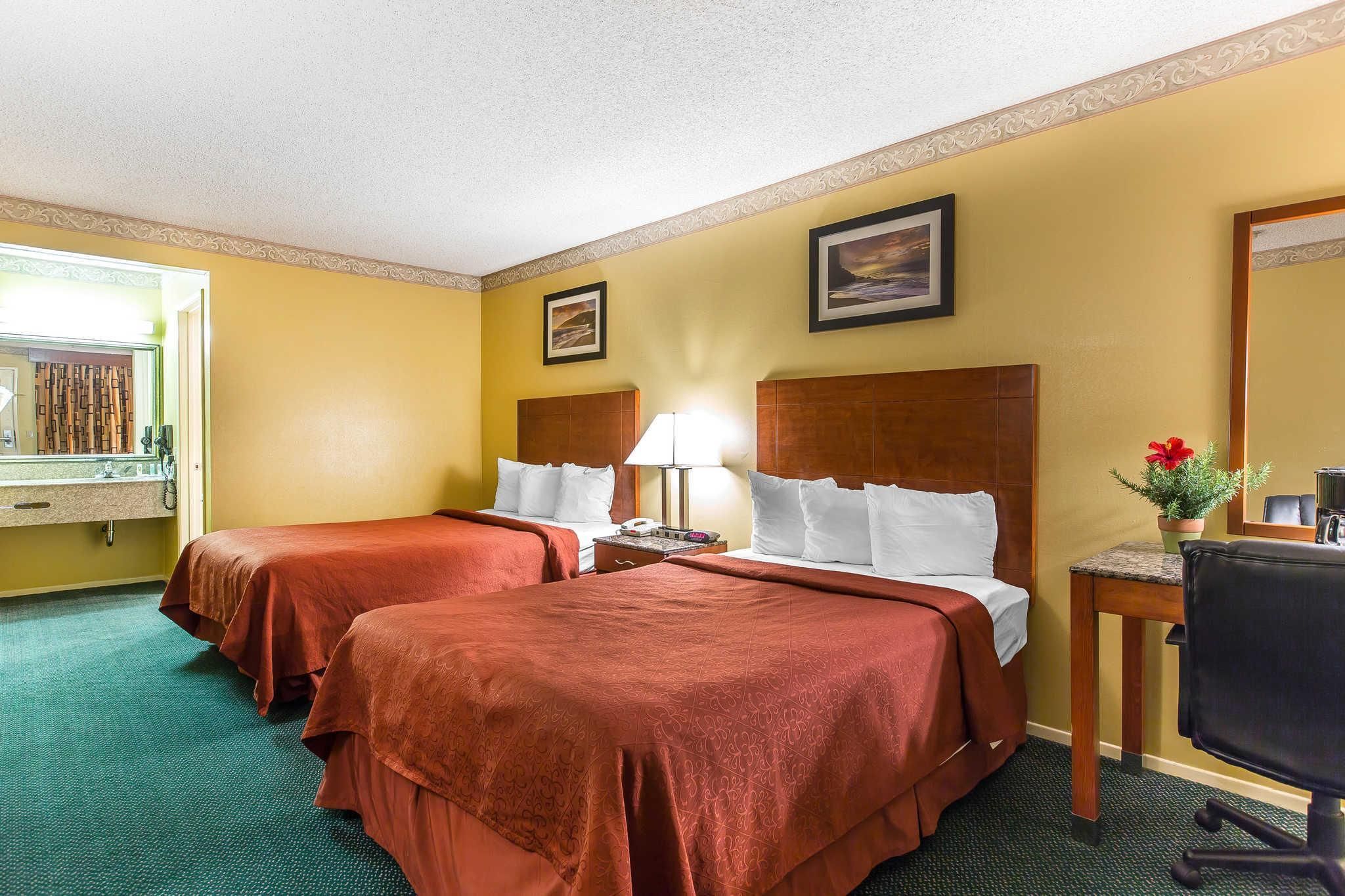 2 Double Beds, Smoking