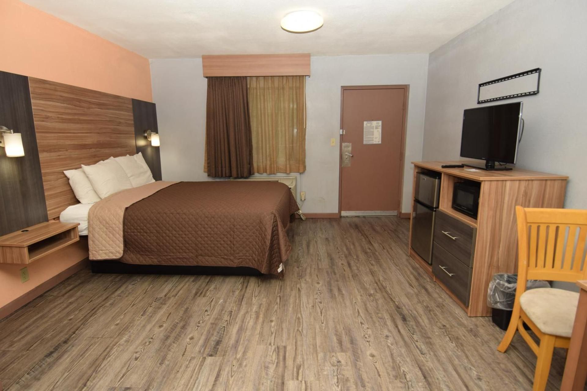 University Manor Inn Single Room