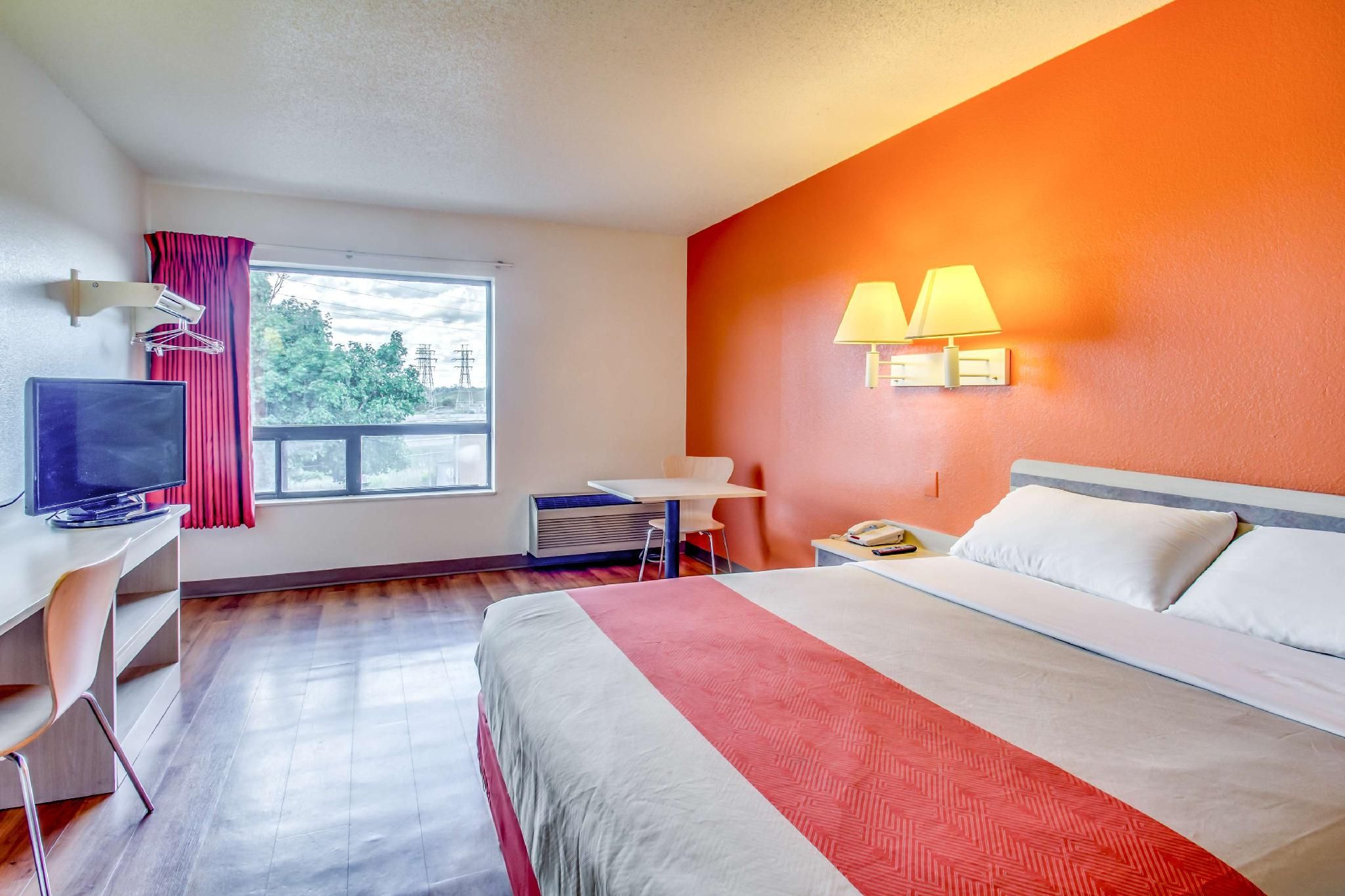 1 QUEEN BED | NON-SMOKING