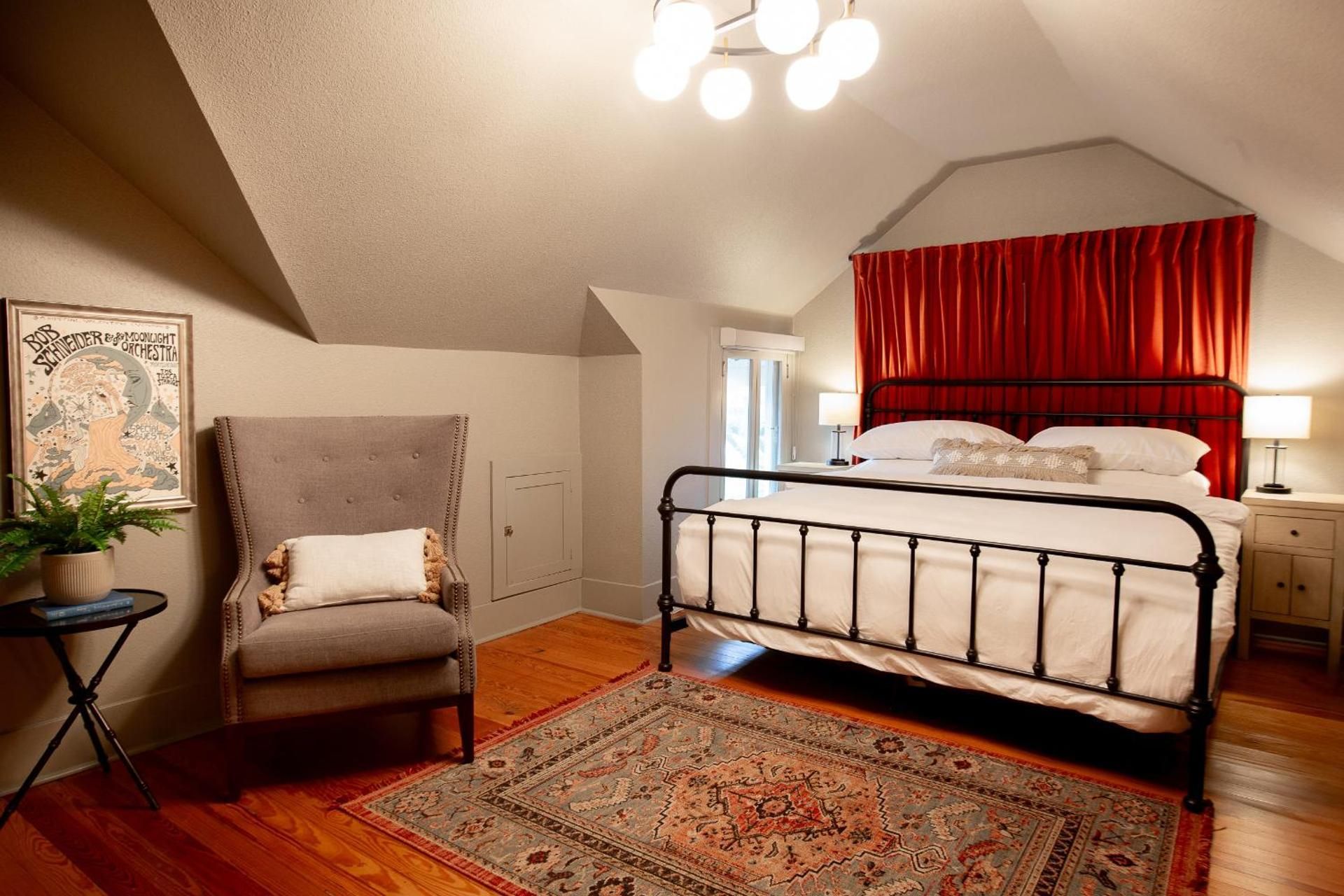 Standard King Room