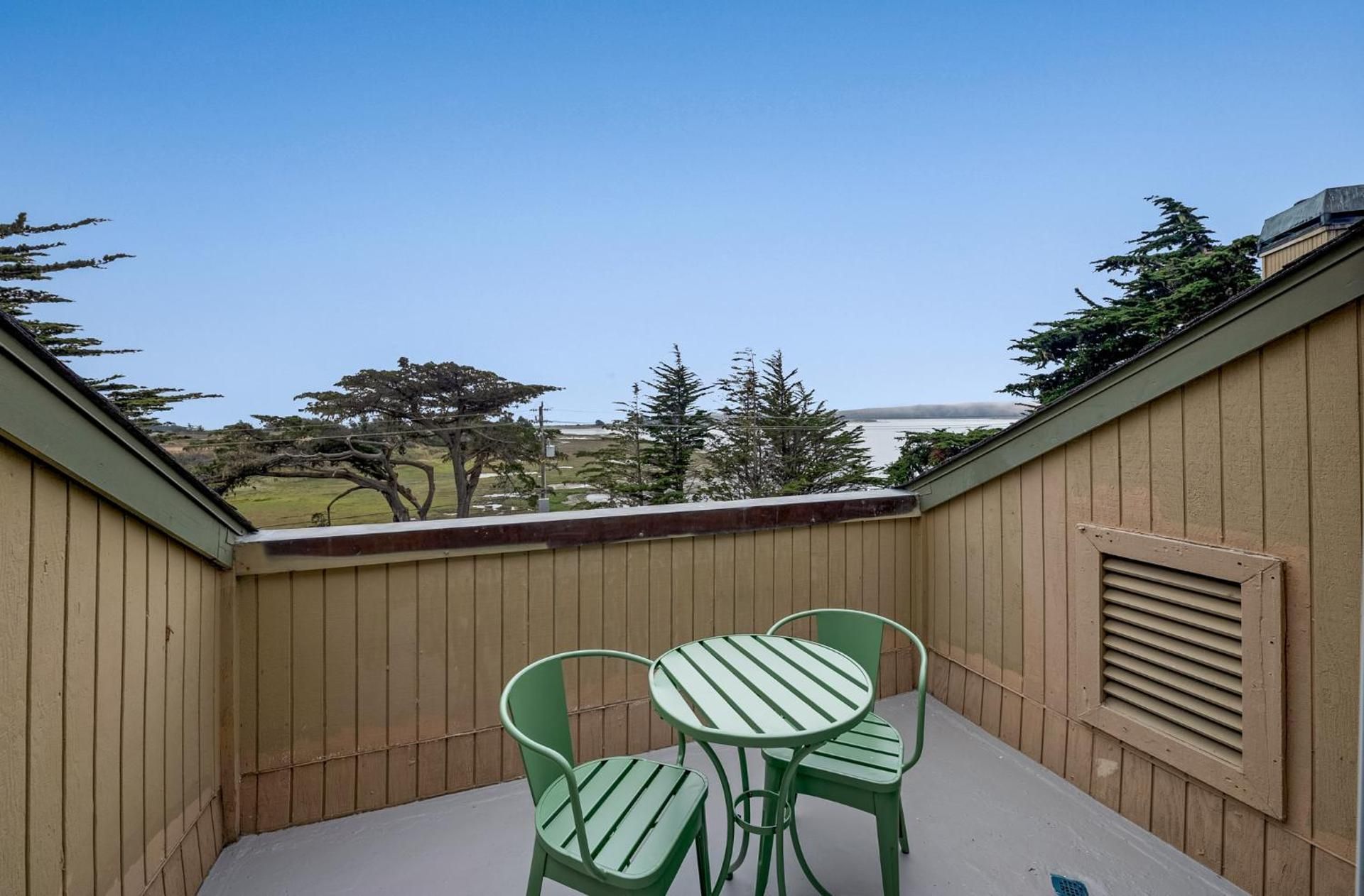 Bodega Coast Inn and Suites Deluxe Room 2