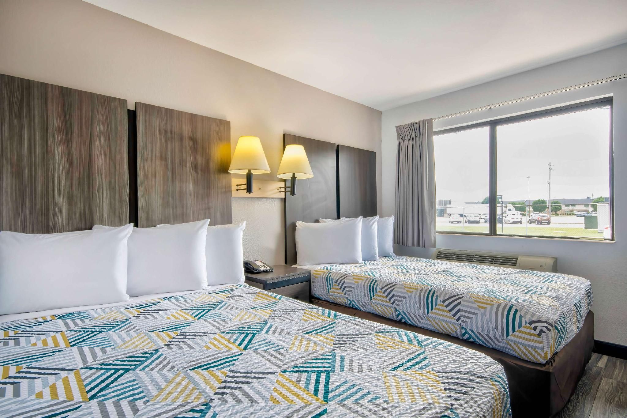 2 Full Beds | Smoking, Micfridge