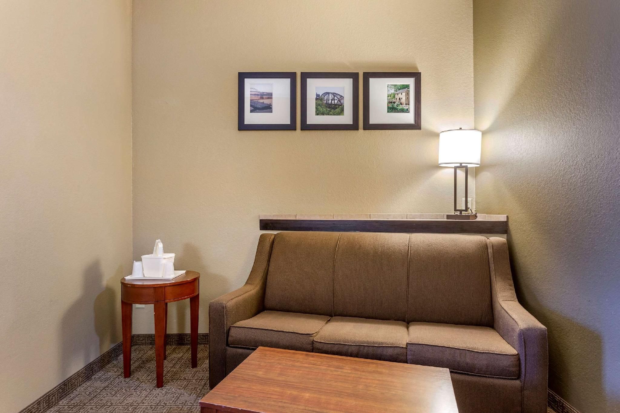2 Queen Beds, Suite, Nonsmoking, Accessible