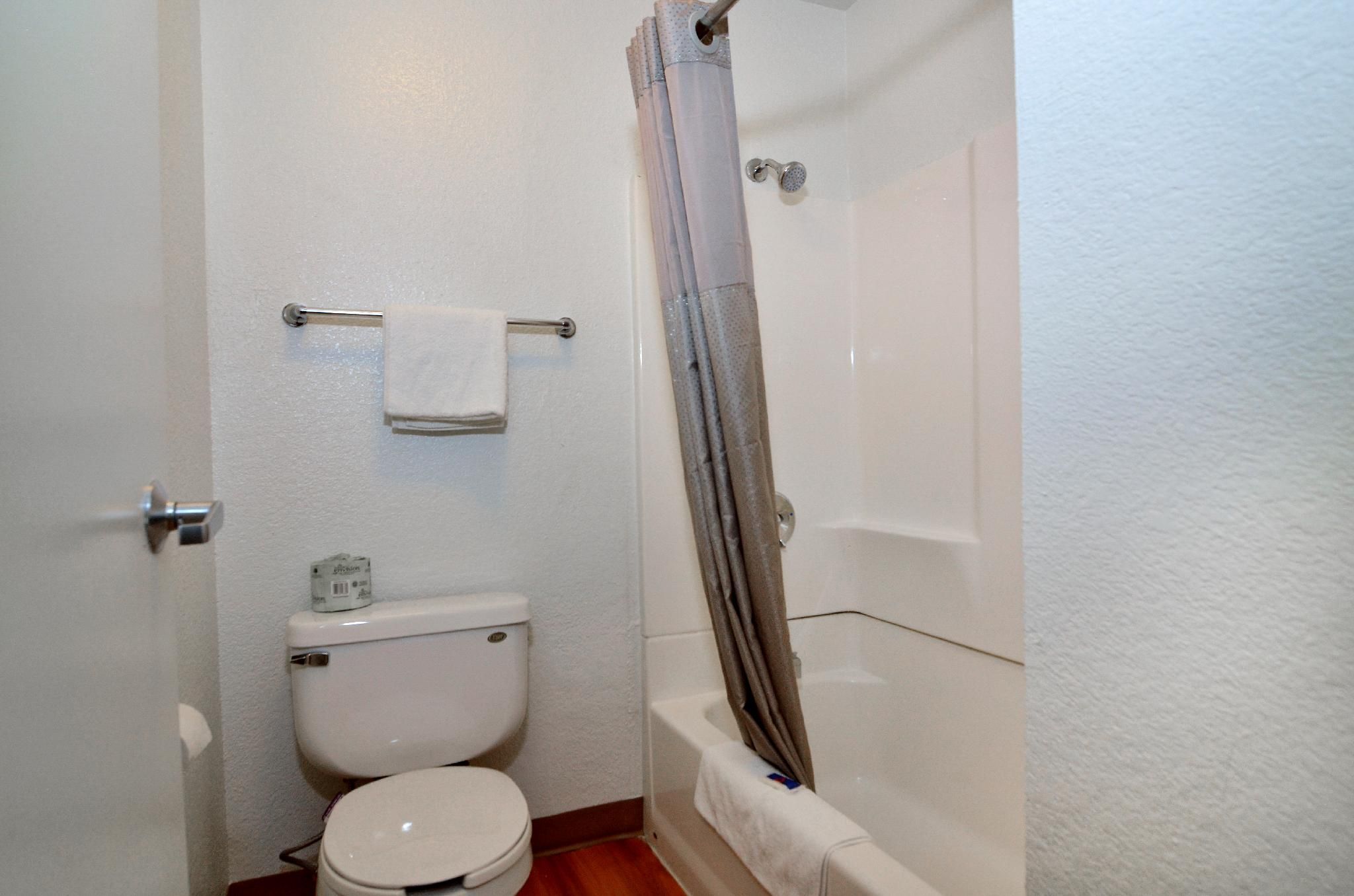 2 Full Beds | Non-Smoking