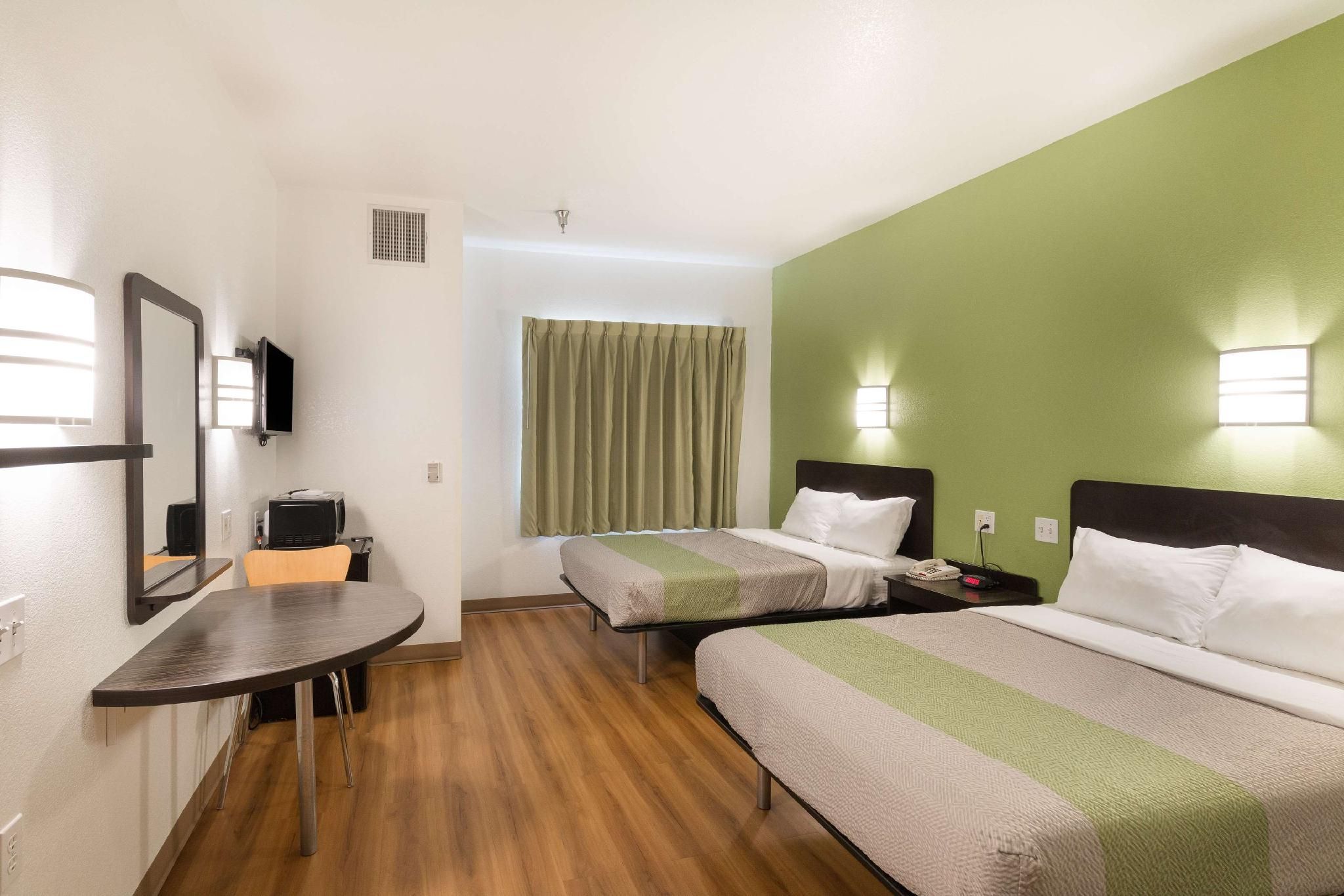 Motel 6 Hillsboro, TX 2 Full Beds | Smoking