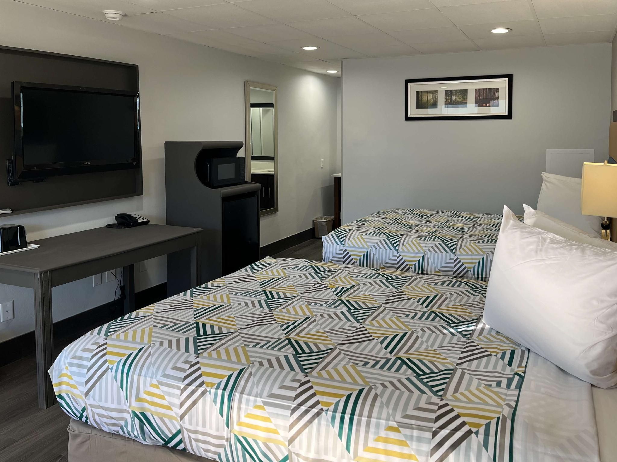 2 Full Beds | Non-Smoking, Micfridge