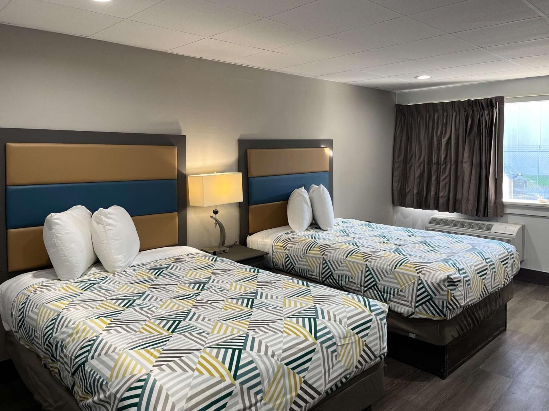 2 Full Beds | Smoking, Micfridge