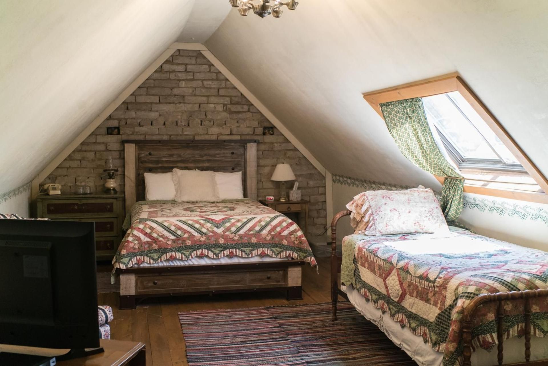 Triple Room with Private Bathroom