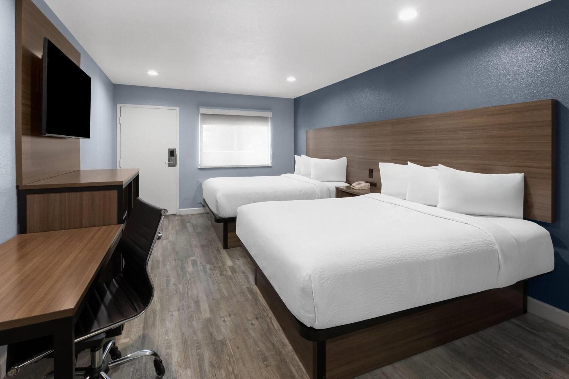 Queen Room with Two Queen Beds - Non-Smoking