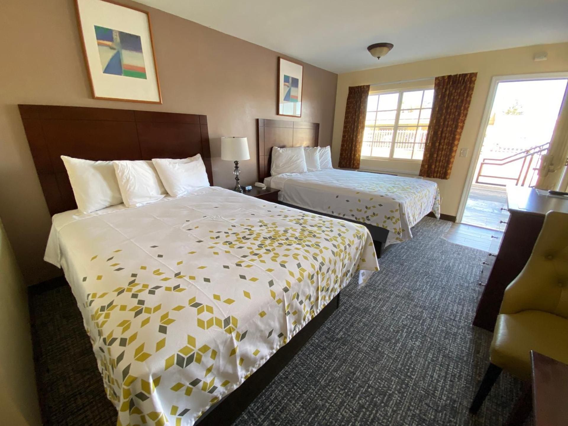 Beachway Inn Motel Two Queen Beds - Non-Smoking