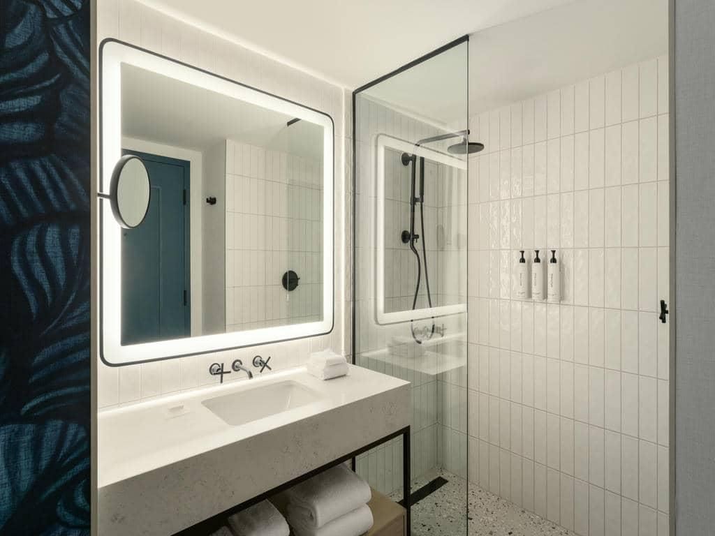 Guest Room, 1 King