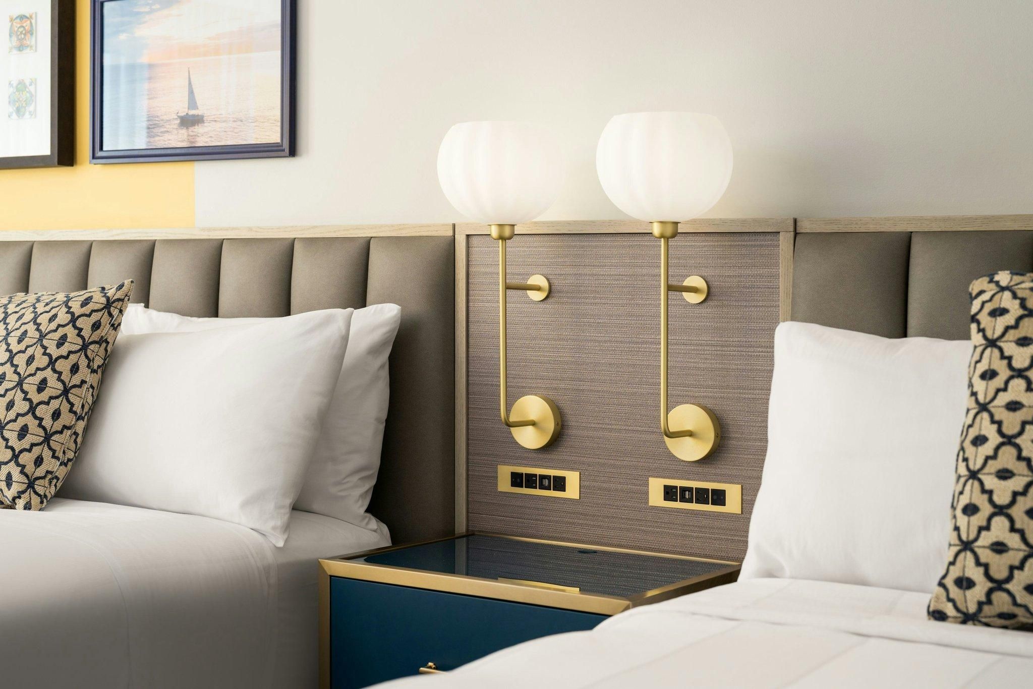 Guest room, 2 Queen, Water view